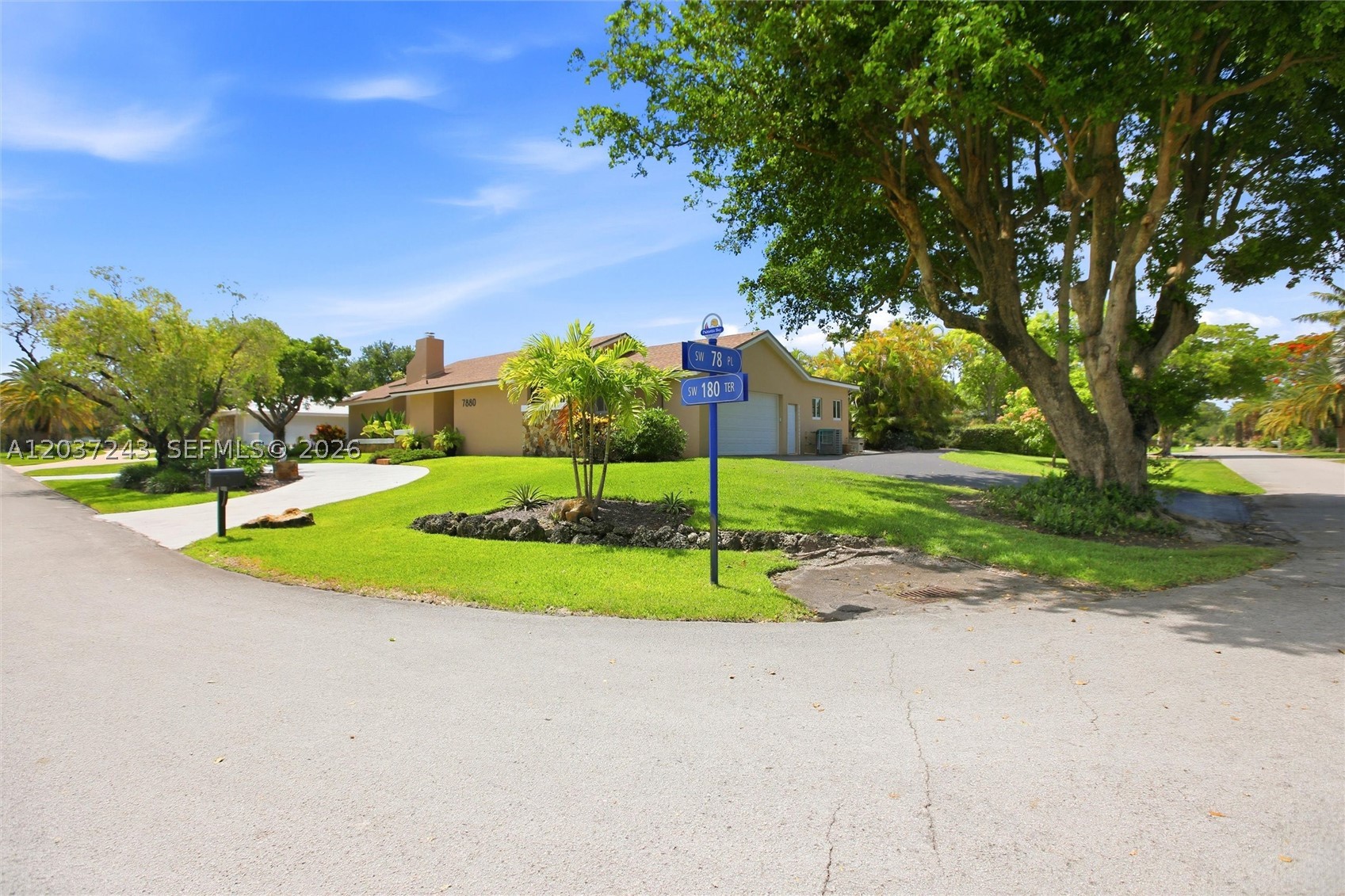 7880 SW 180th Ter Palmetto Bay, FL 33157