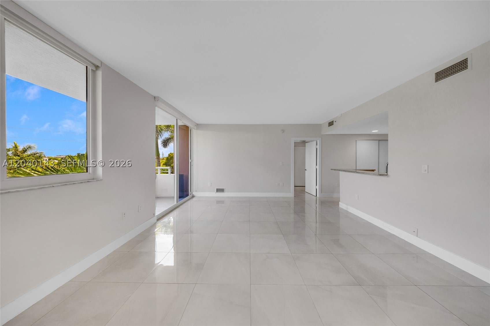 image The Venture at Aventura9