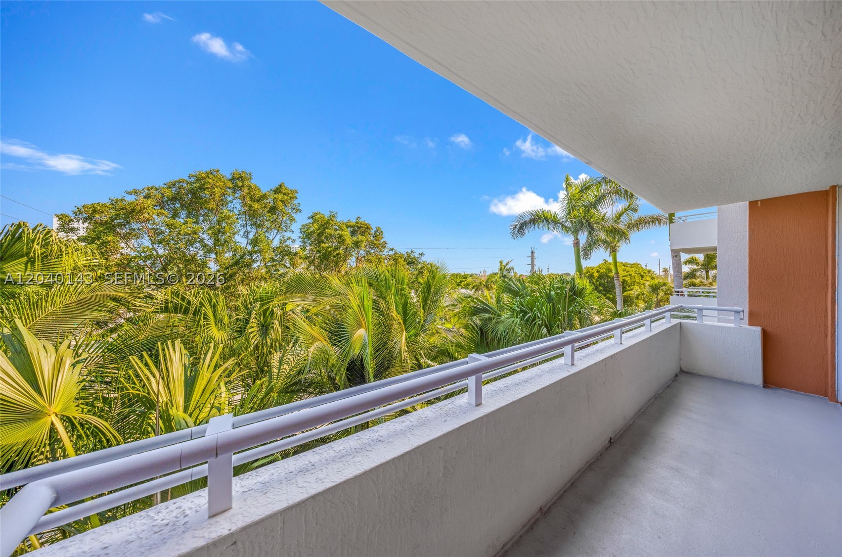 image The Venture at Aventura10