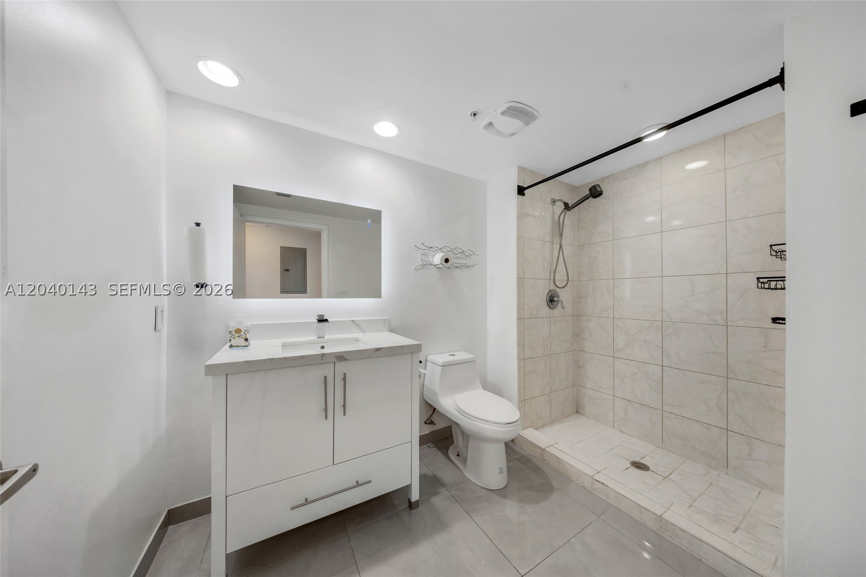 image The Venture at Aventura21