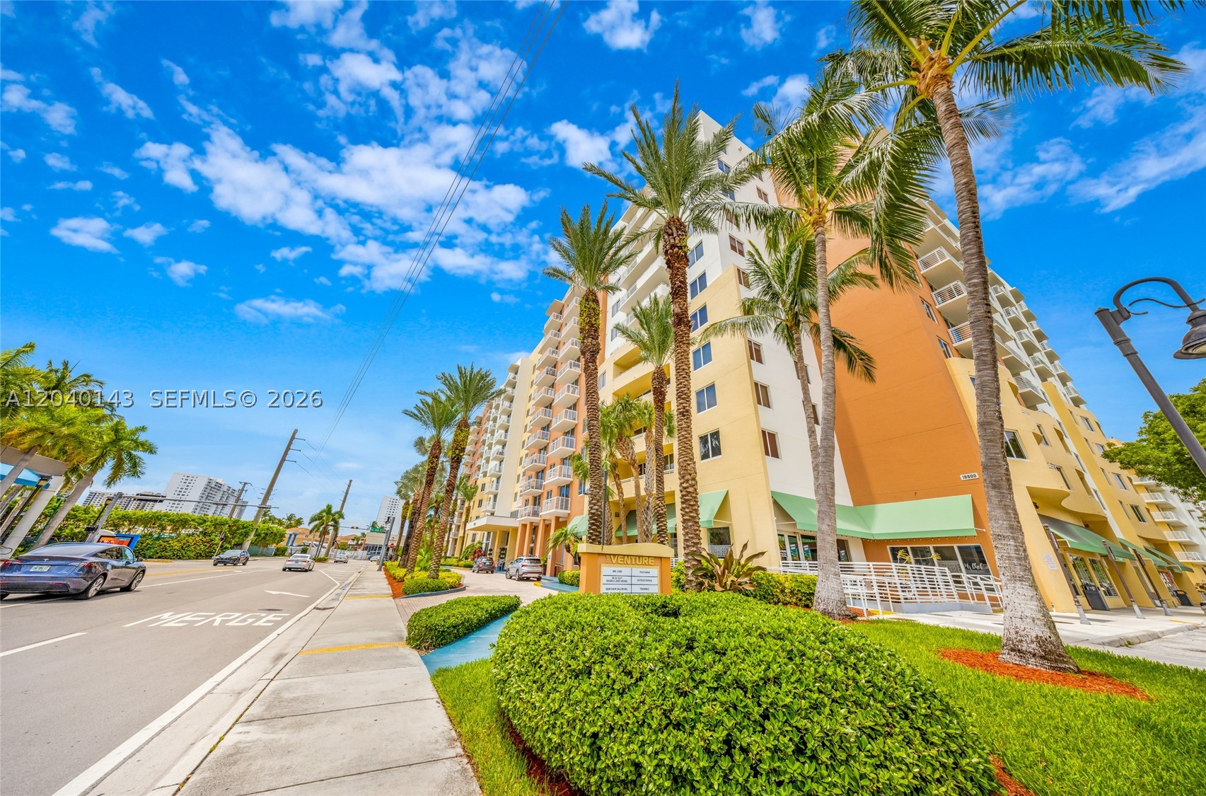 image The Venture at Aventura27
