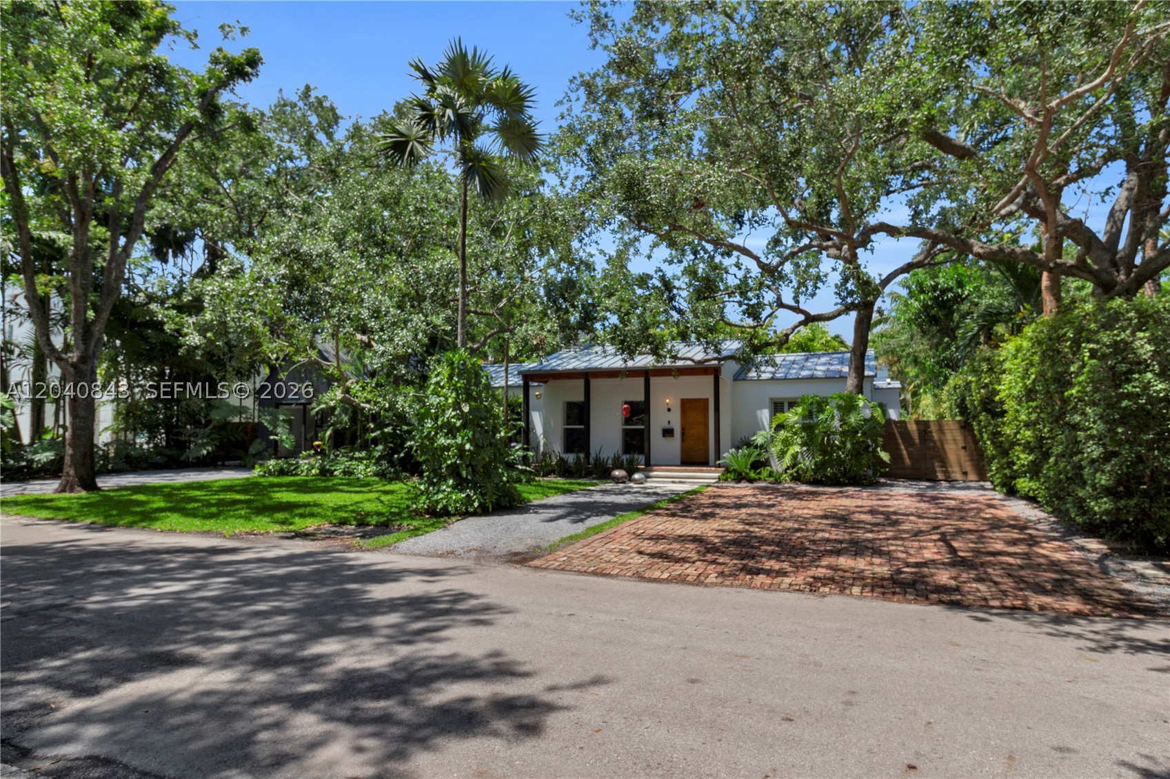 7420 SW 53rd Pl Miami, FL 33143