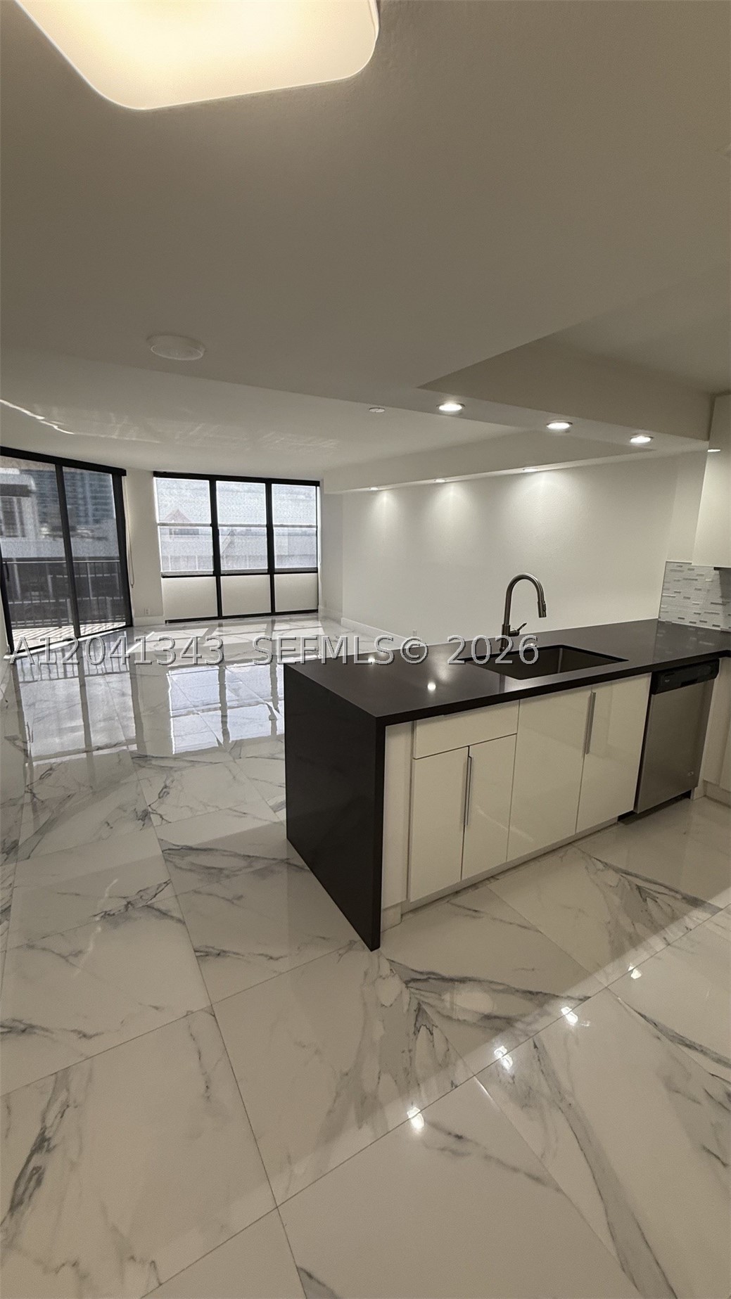 1901 Brickell Ave #B2003 Miami, FL 33129