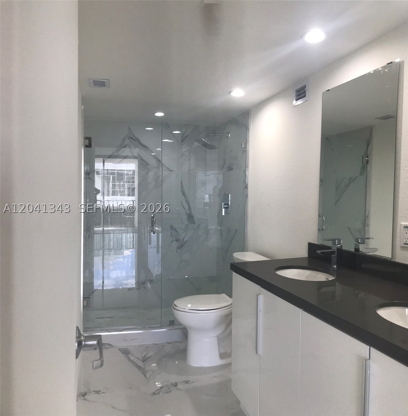 1901 Brickell Ave #B2003 Miami, FL 33129