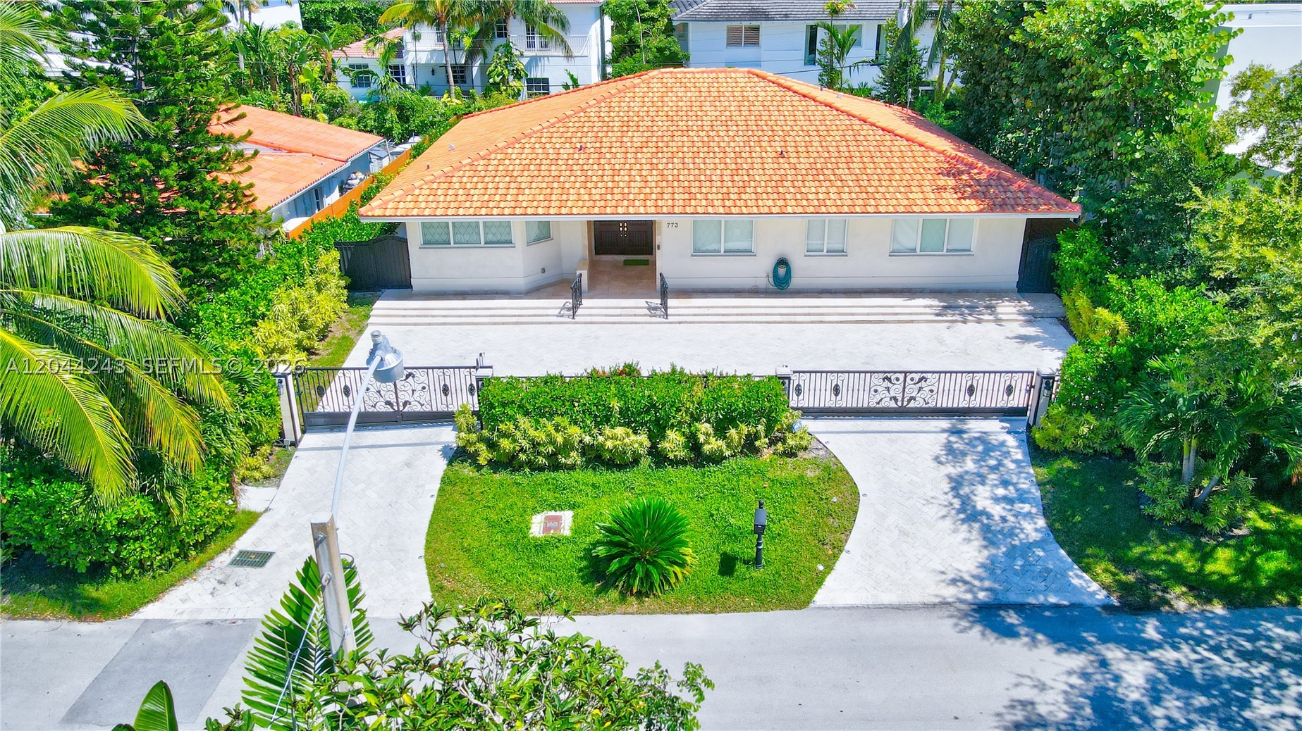 773 Woodcrest Rd Key Biscayne, FL 33149