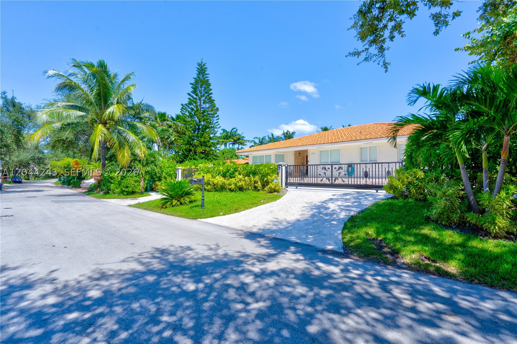 773 Woodcrest Rd Key Biscayne, FL 33149
