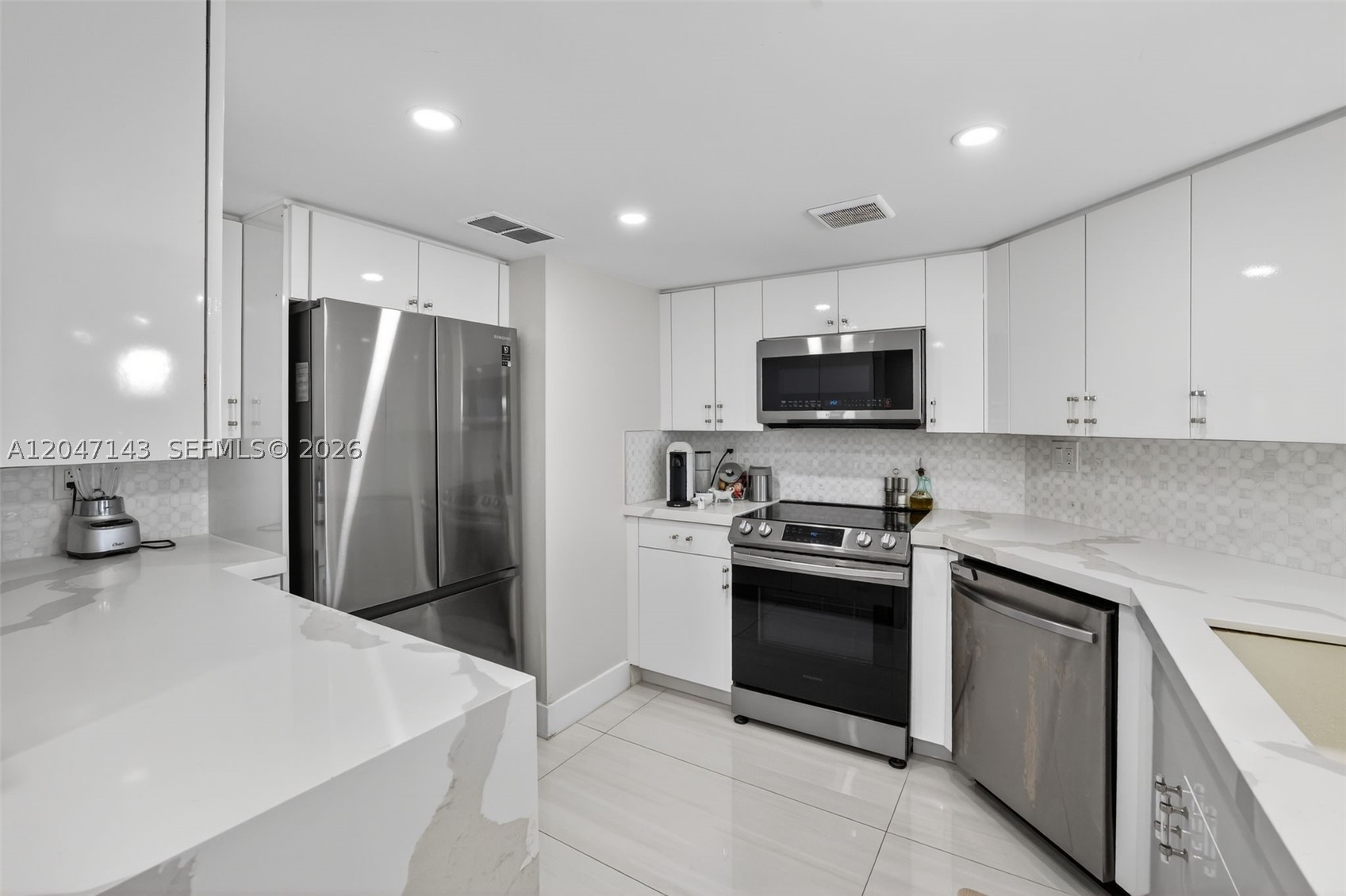 3000 E Sunrise Blvd #14C Fort Lauderdale, FL 33304