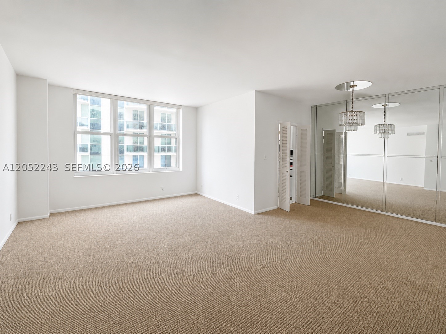 4747 Collins Ave #708