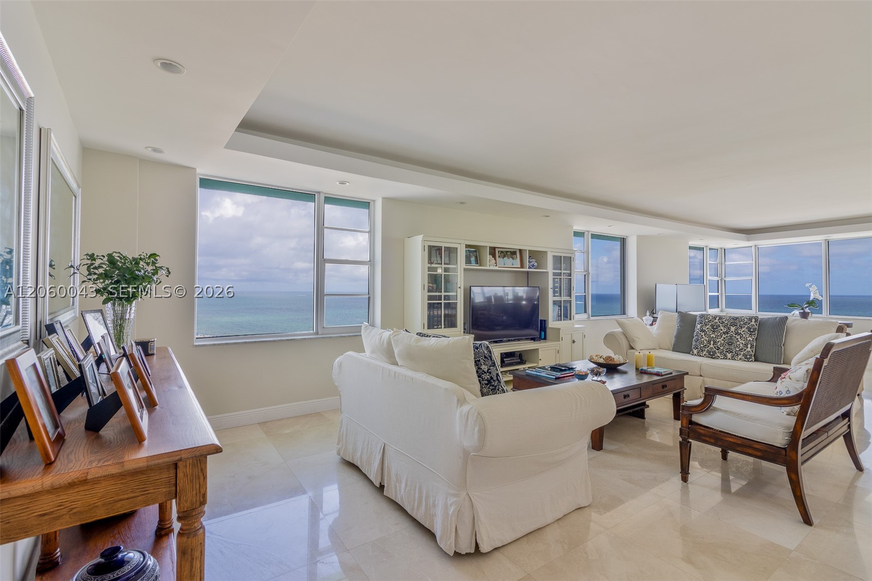 5255 Collins Ave #11E