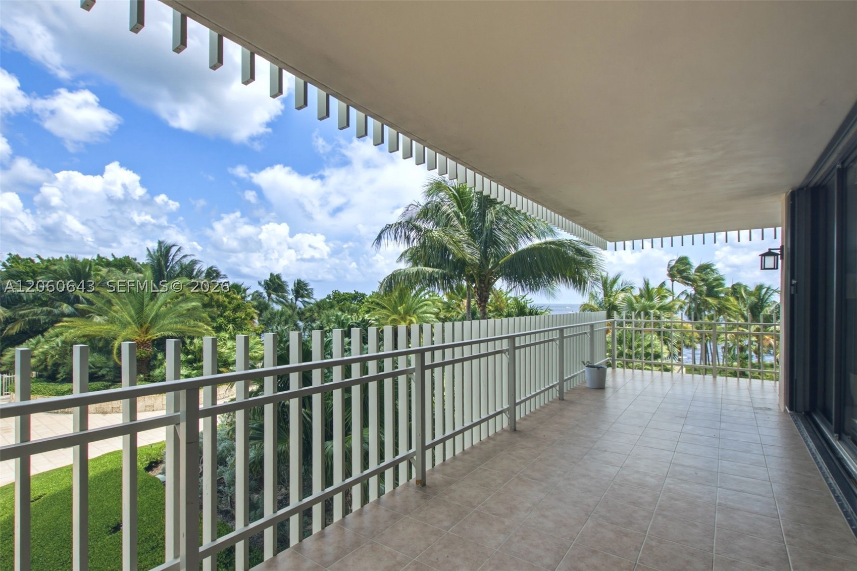image Two Grove Isle24
