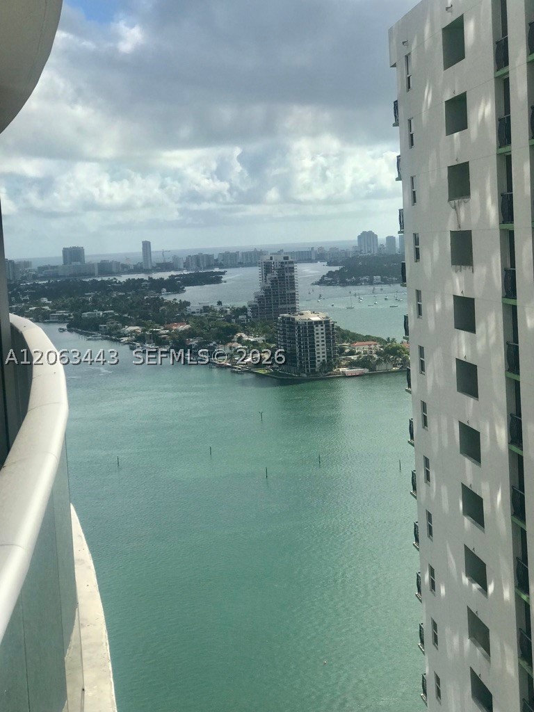 image Aria on the Bay32