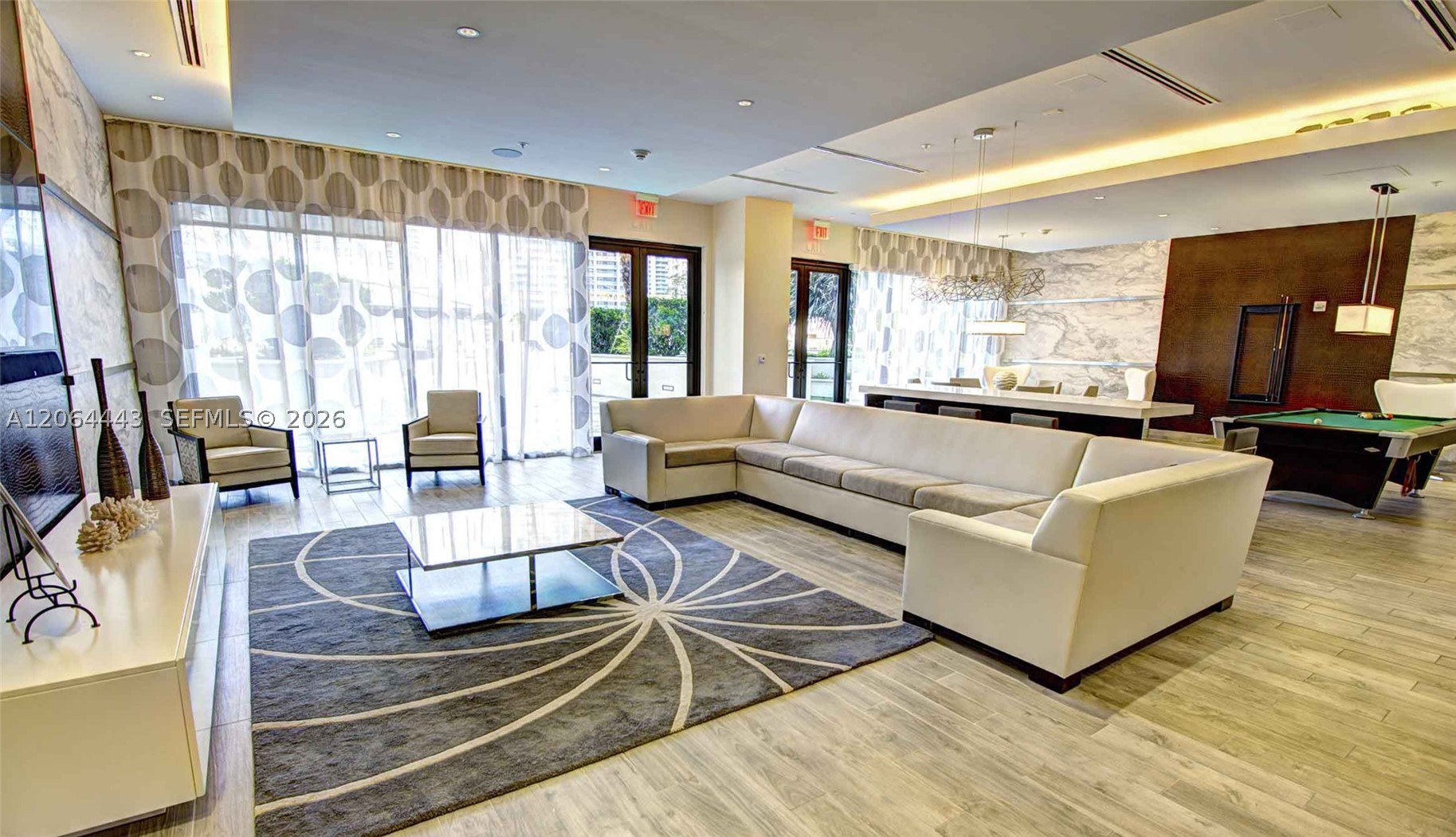 image Nine at Mary Brickell Village16