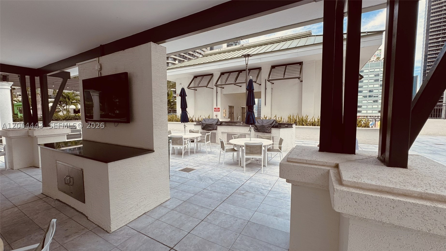 image Nine at Mary Brickell Village19
