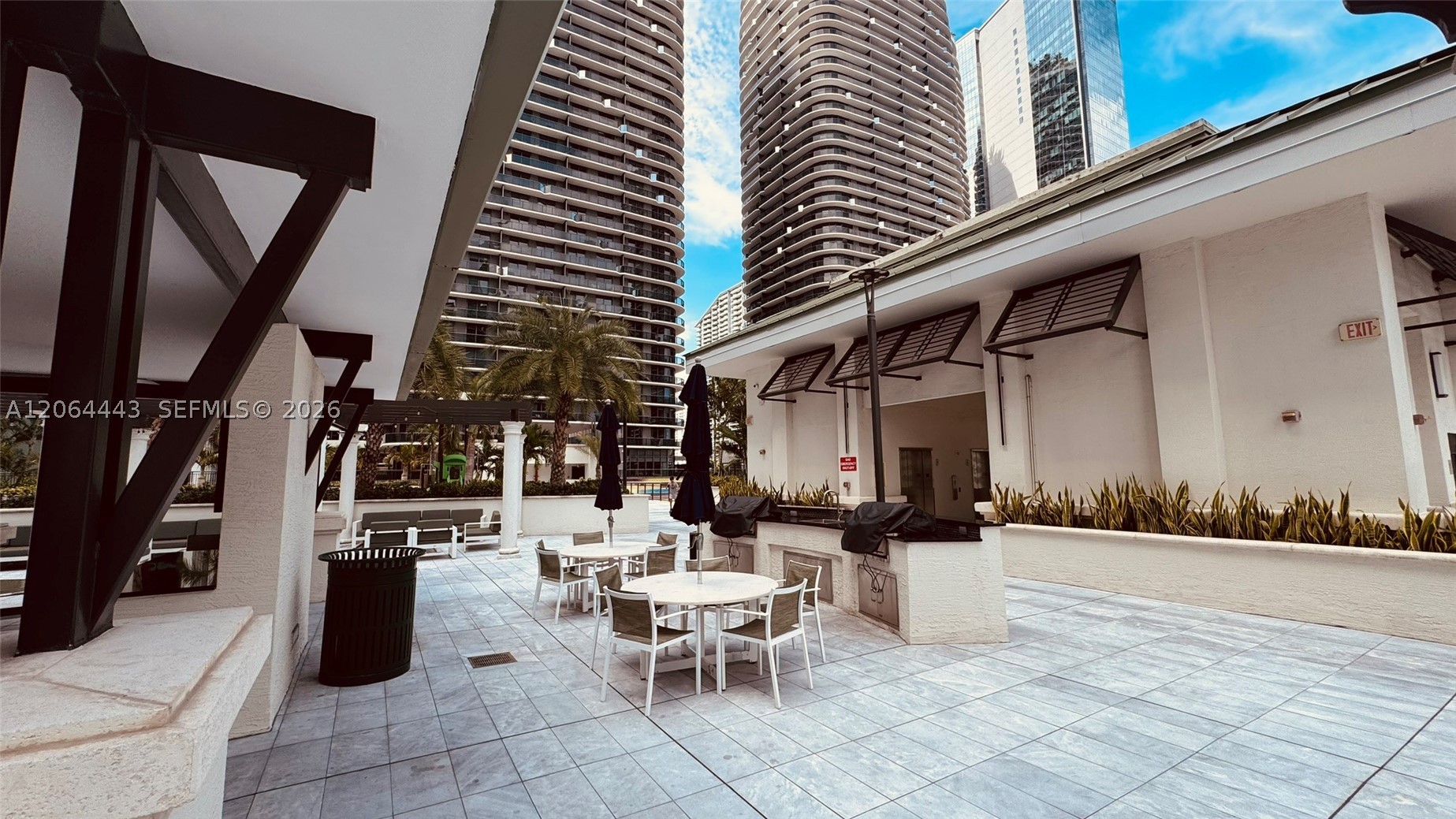 image Nine at Mary Brickell Village20