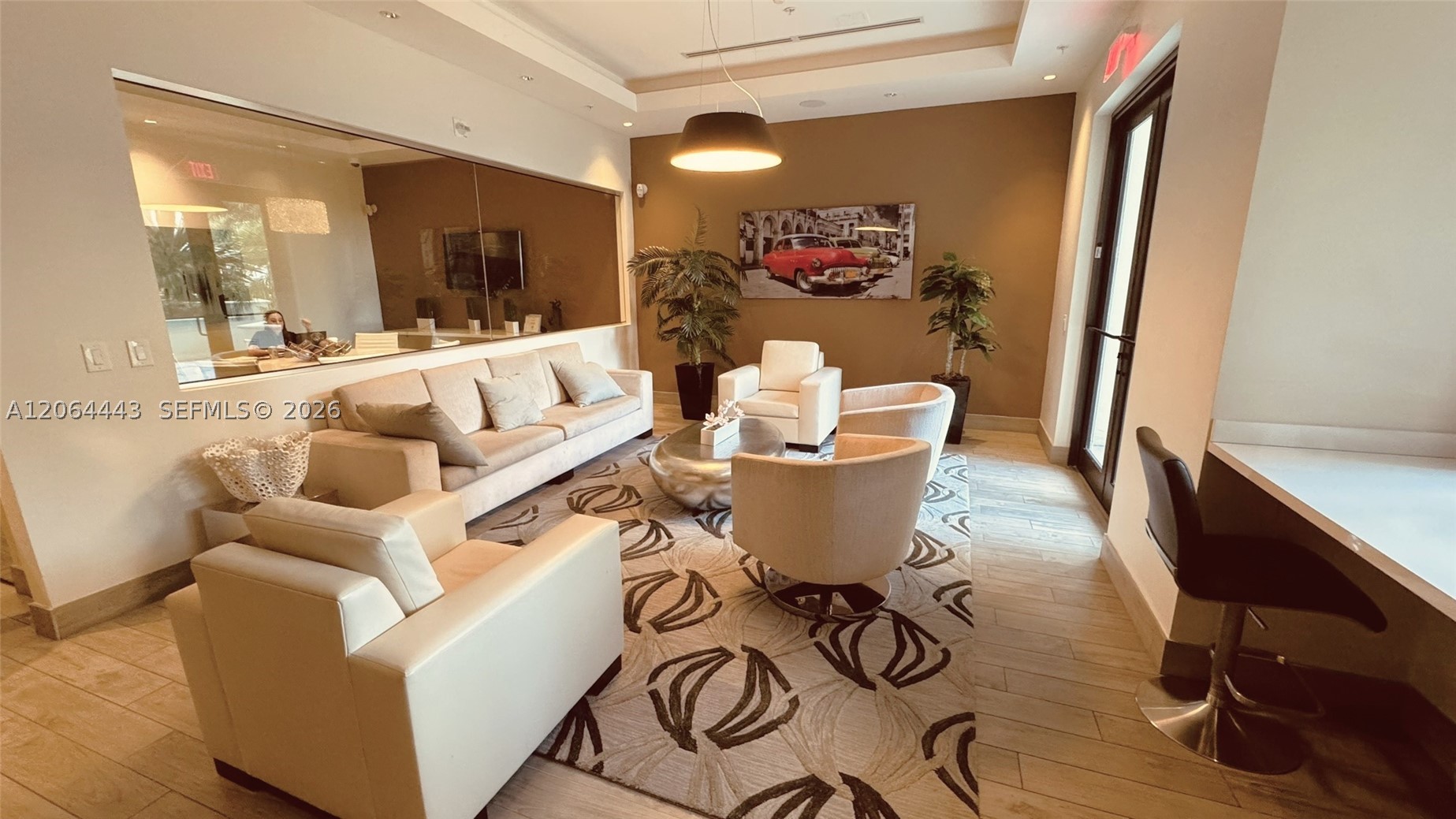 image Nine at Mary Brickell Village23