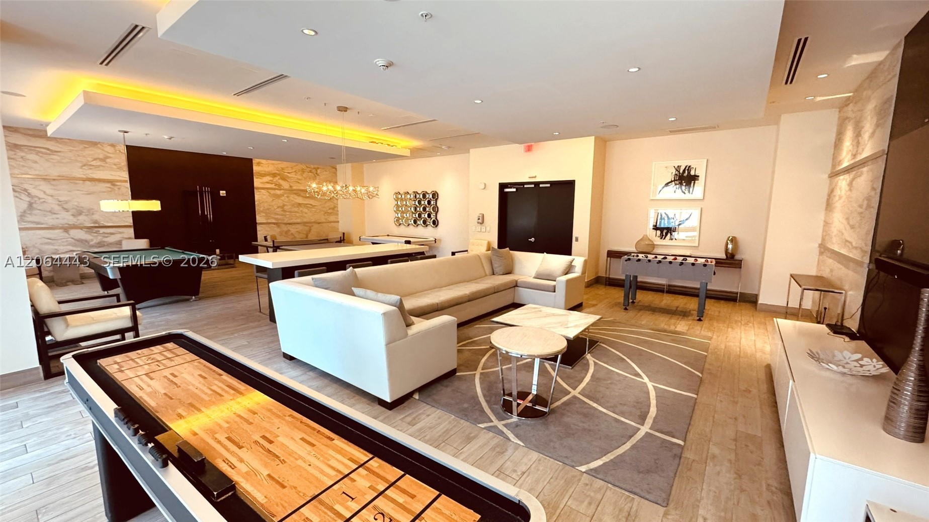 image Nine at Mary Brickell Village25