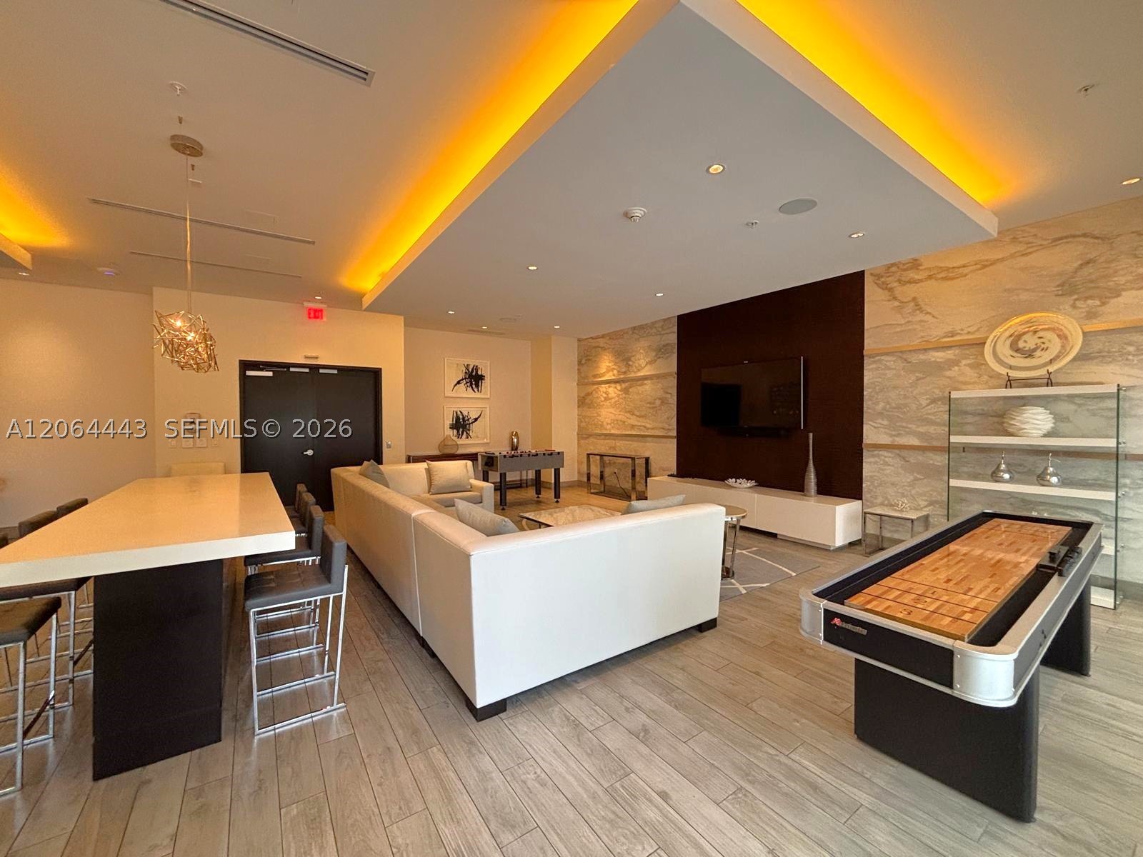 image Nine at Mary Brickell Village34