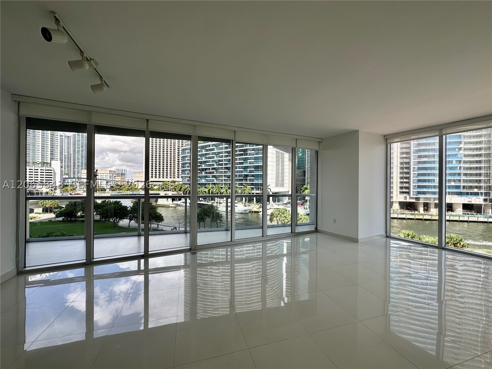 image Icon Brickell I10