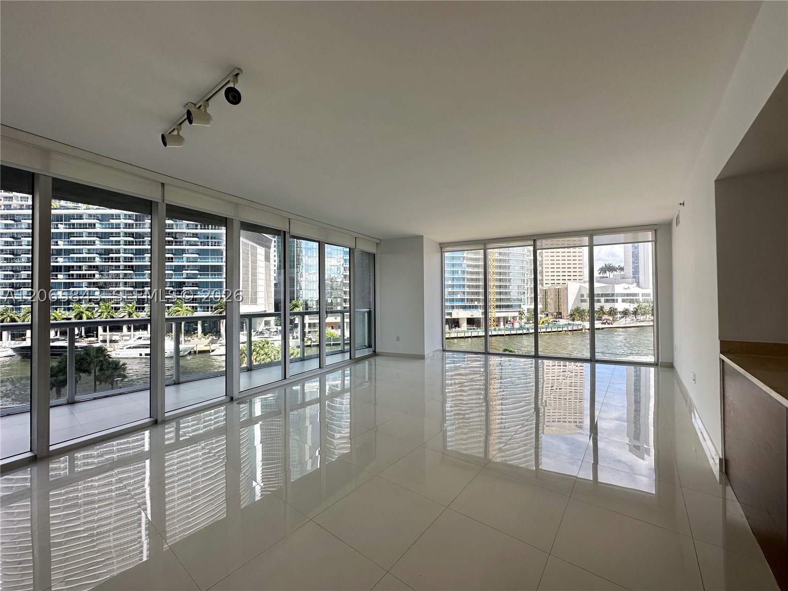 image Icon Brickell I11