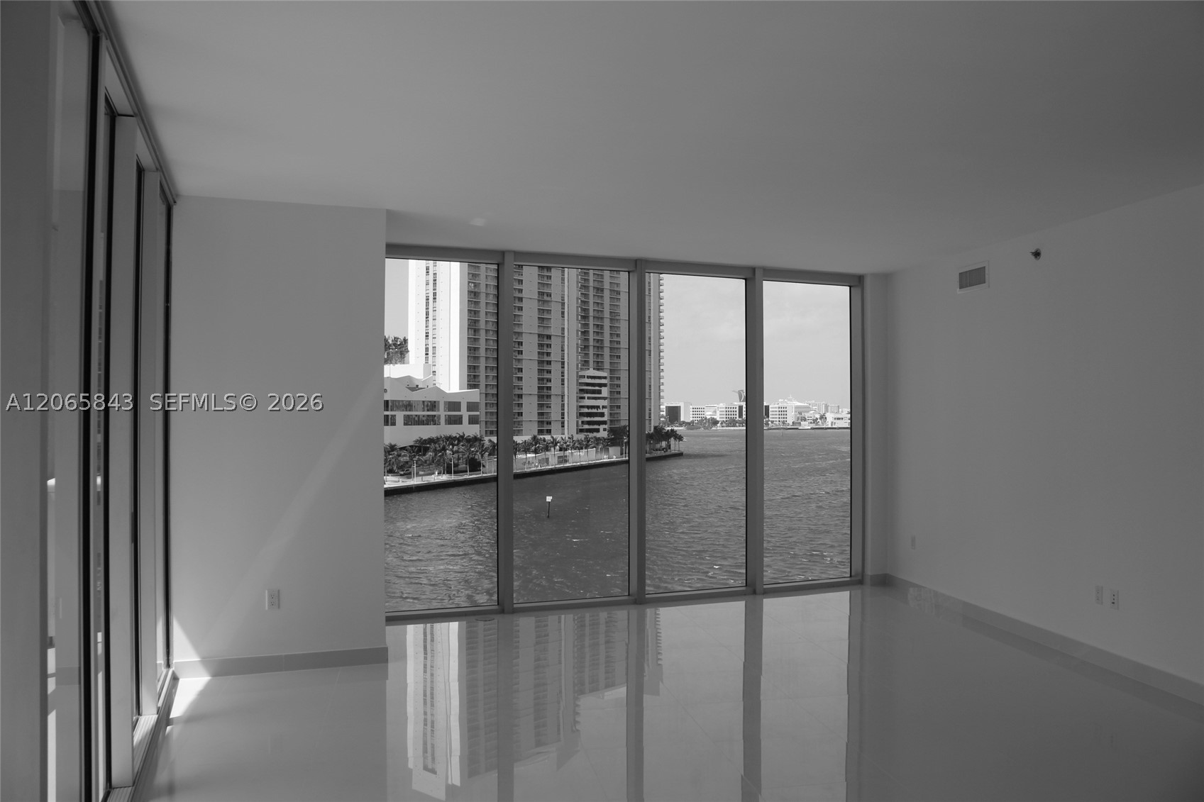 image Icon Brickell I13