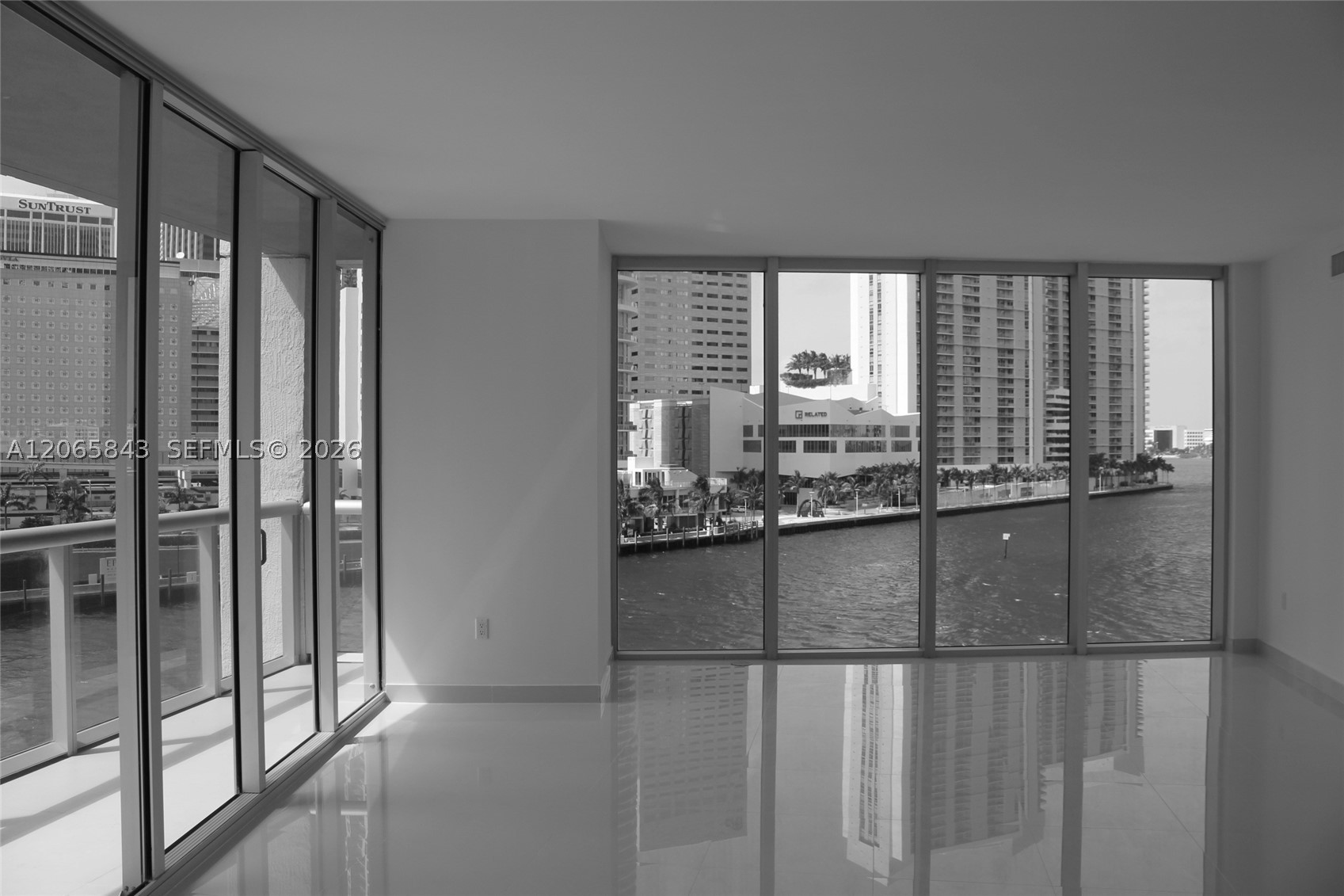 image Icon Brickell I14