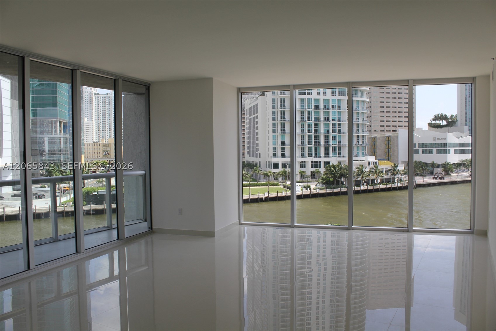 image Icon Brickell I1