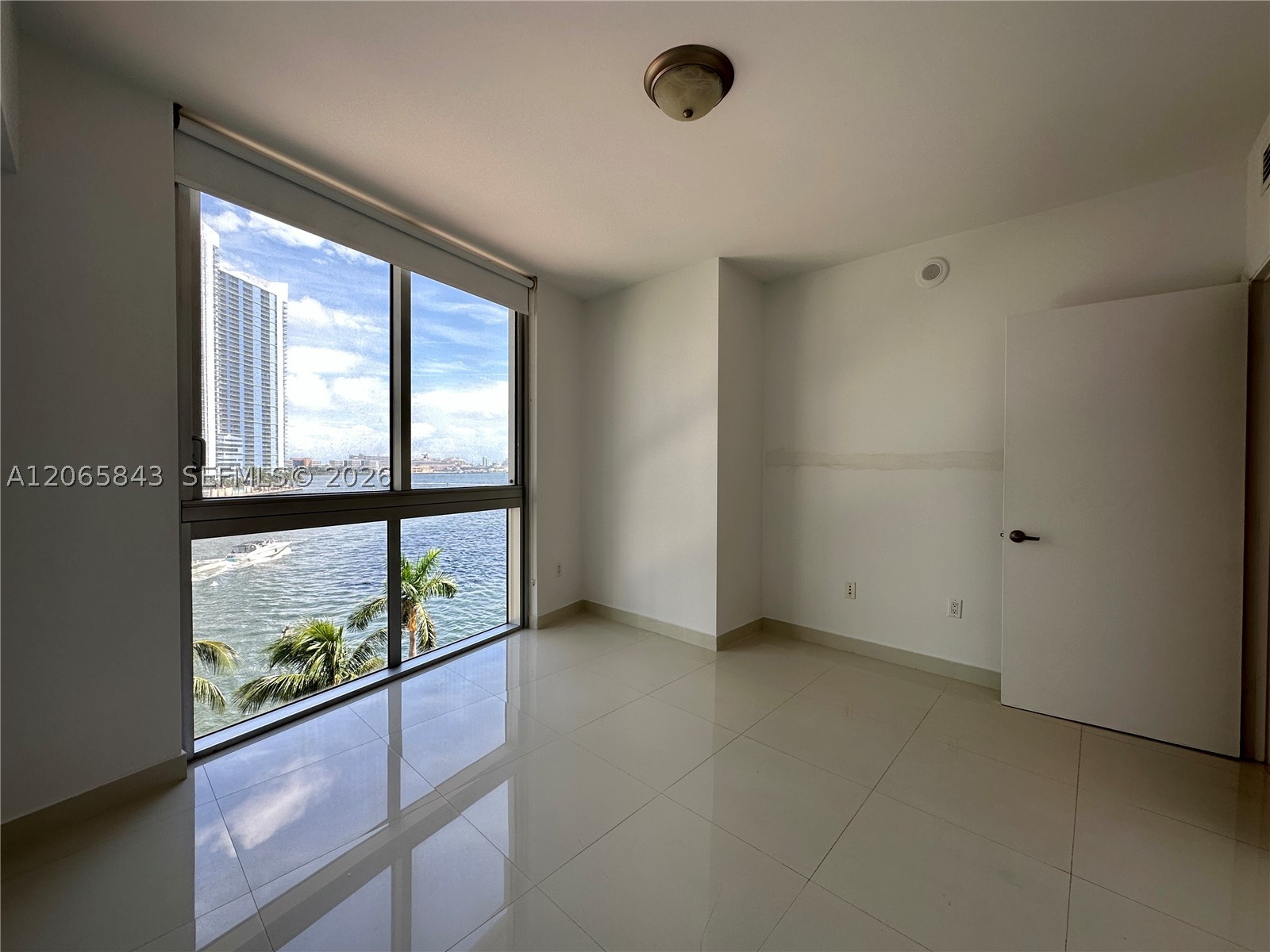 image Icon Brickell I19