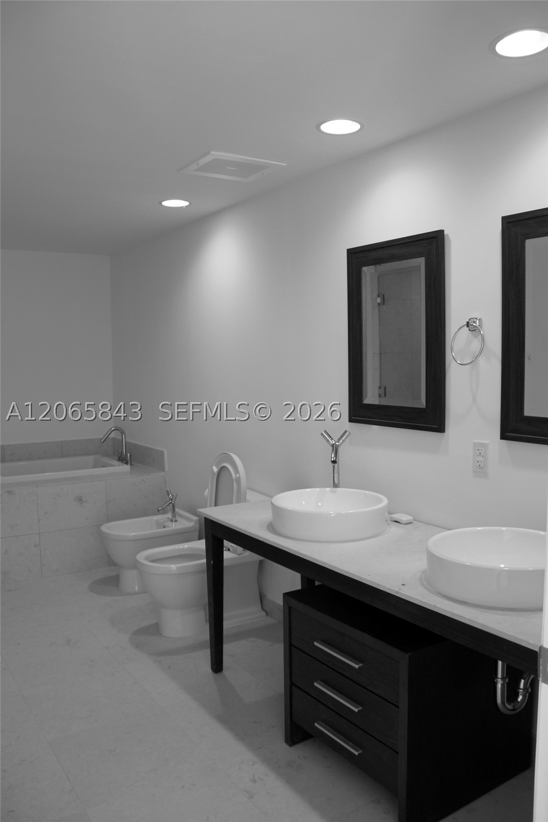 image Icon Brickell I22