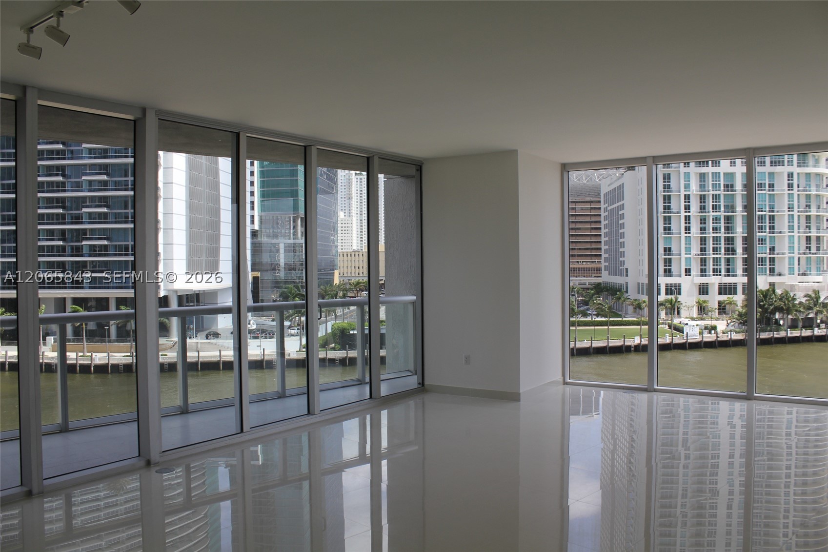 image Icon Brickell I2