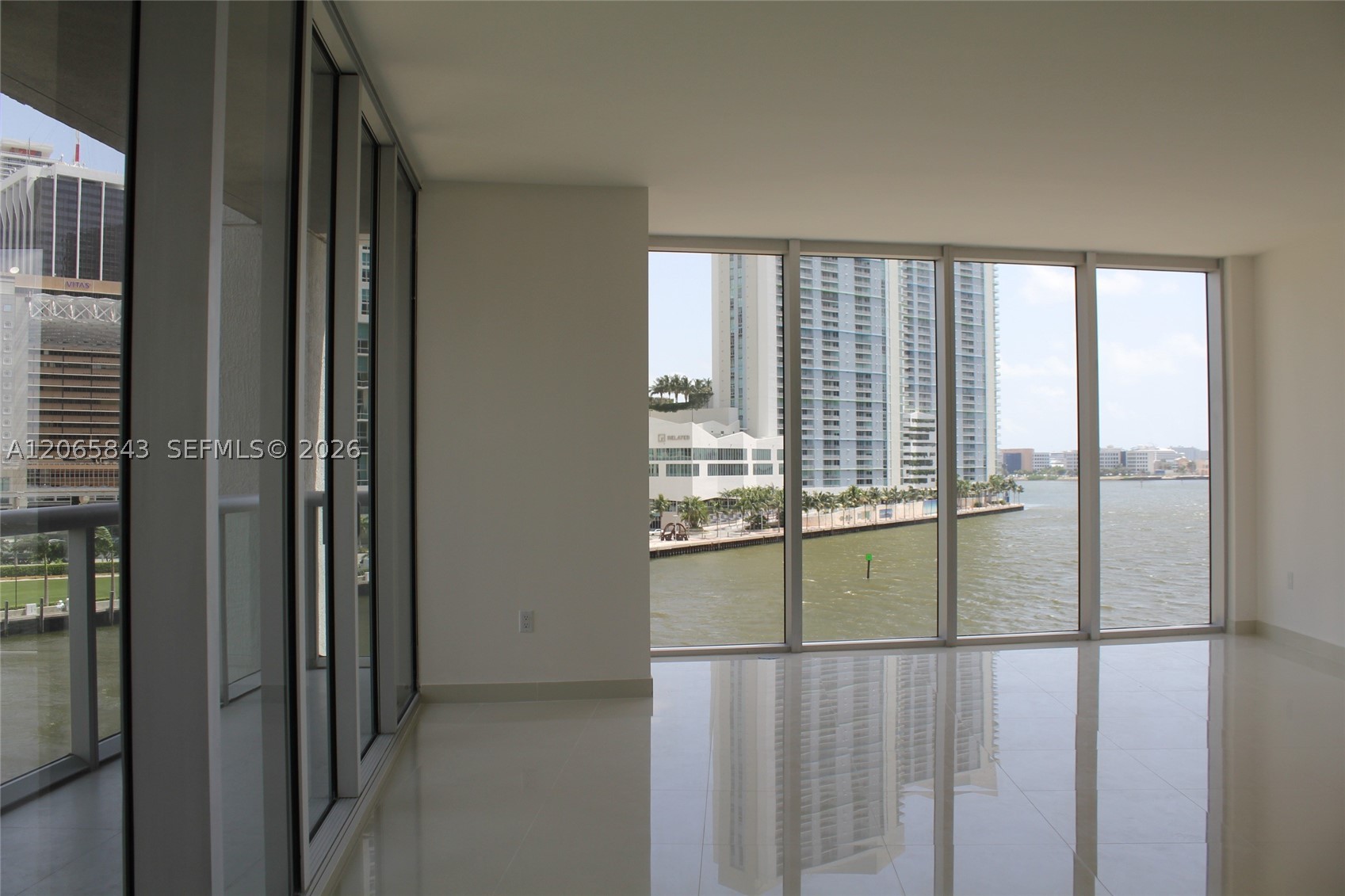 image Icon Brickell I3