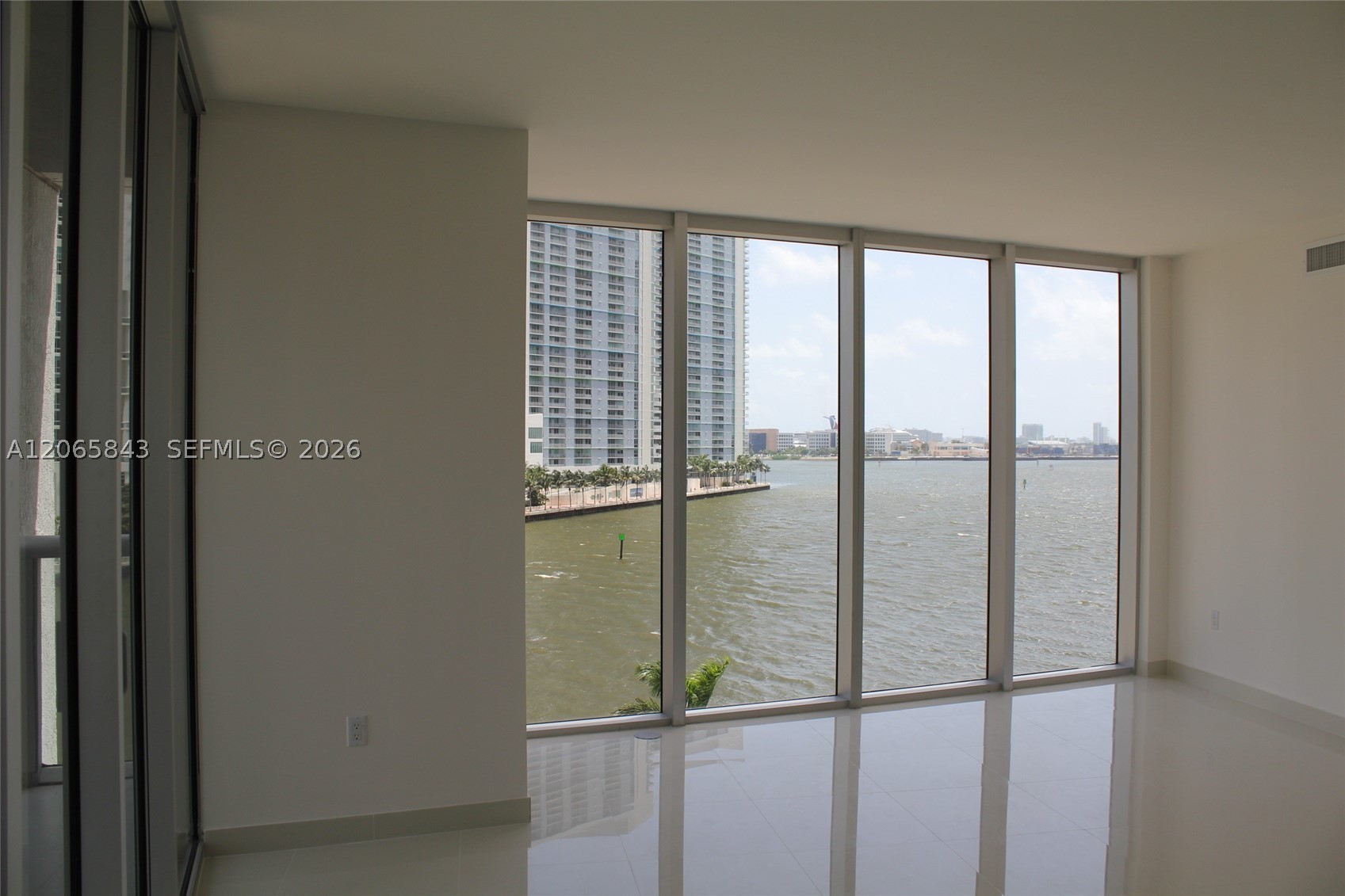 image Icon Brickell I4