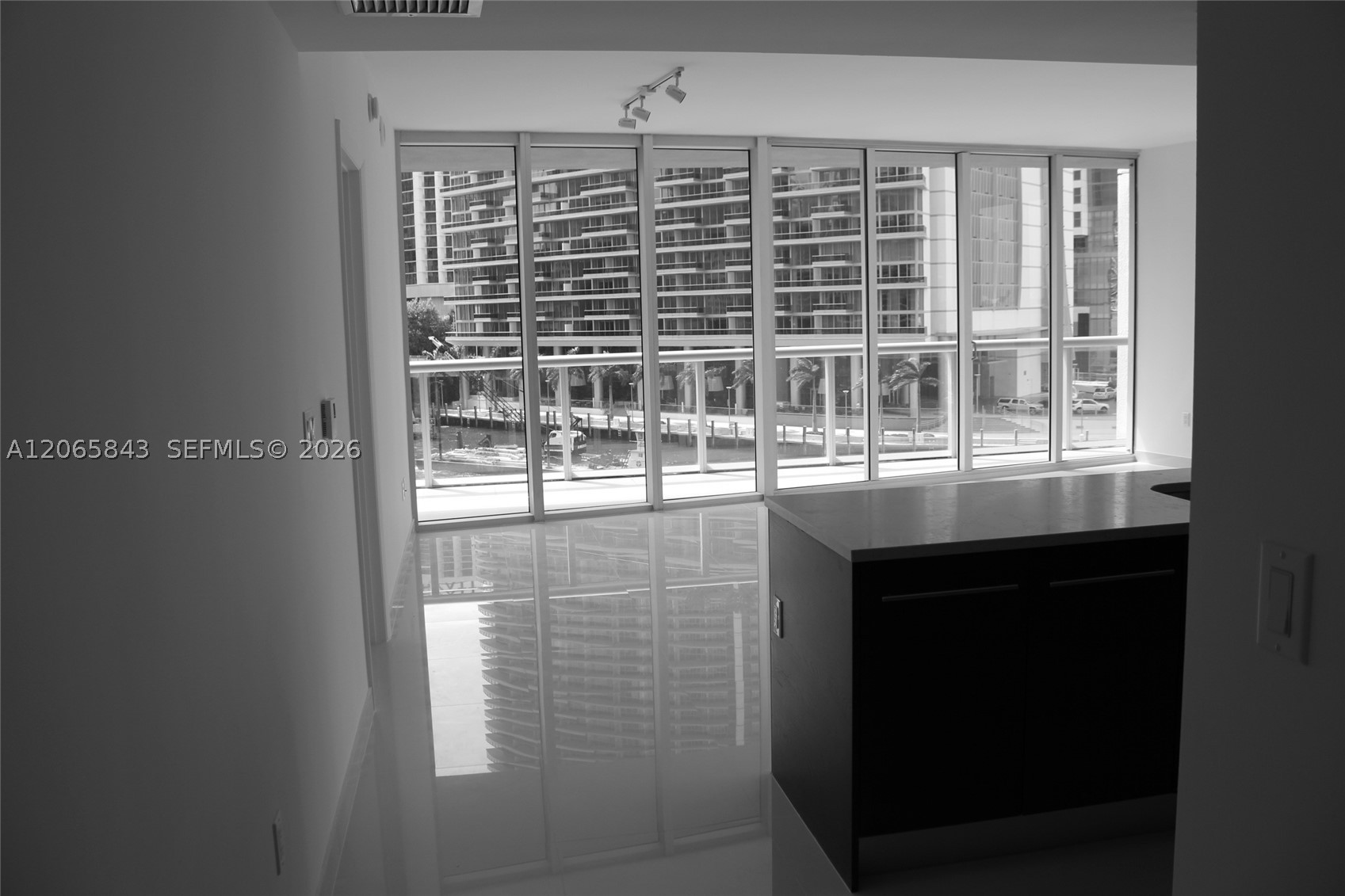 image Icon Brickell I7