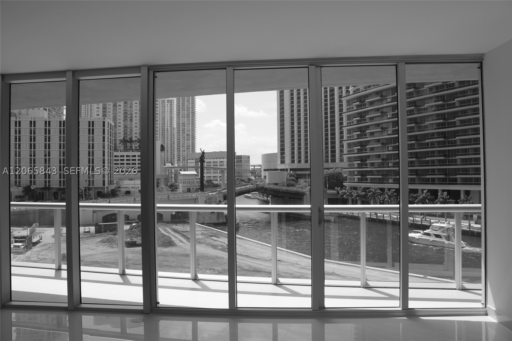 image Icon Brickell I8
