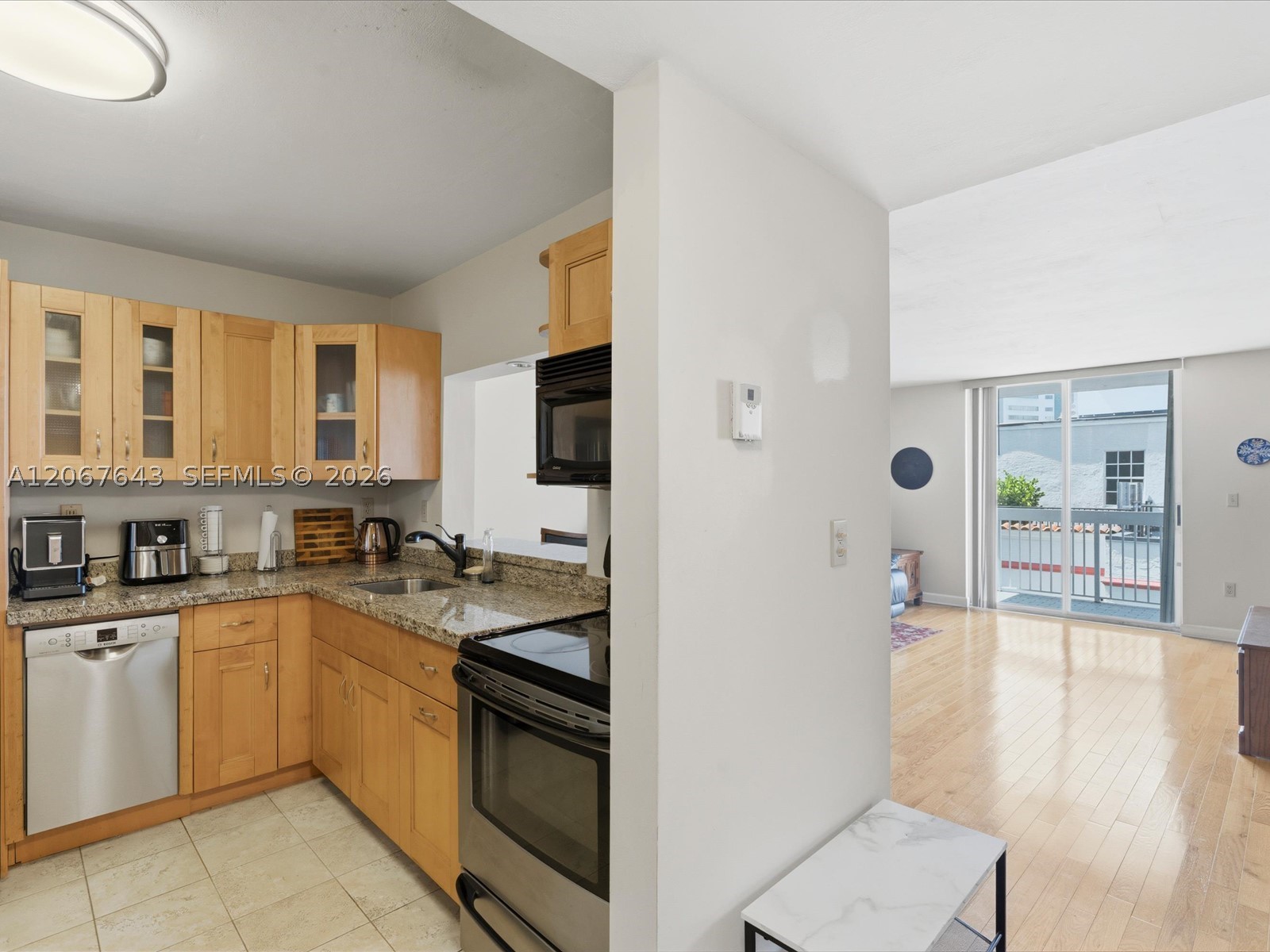3588 Collins Ave #504