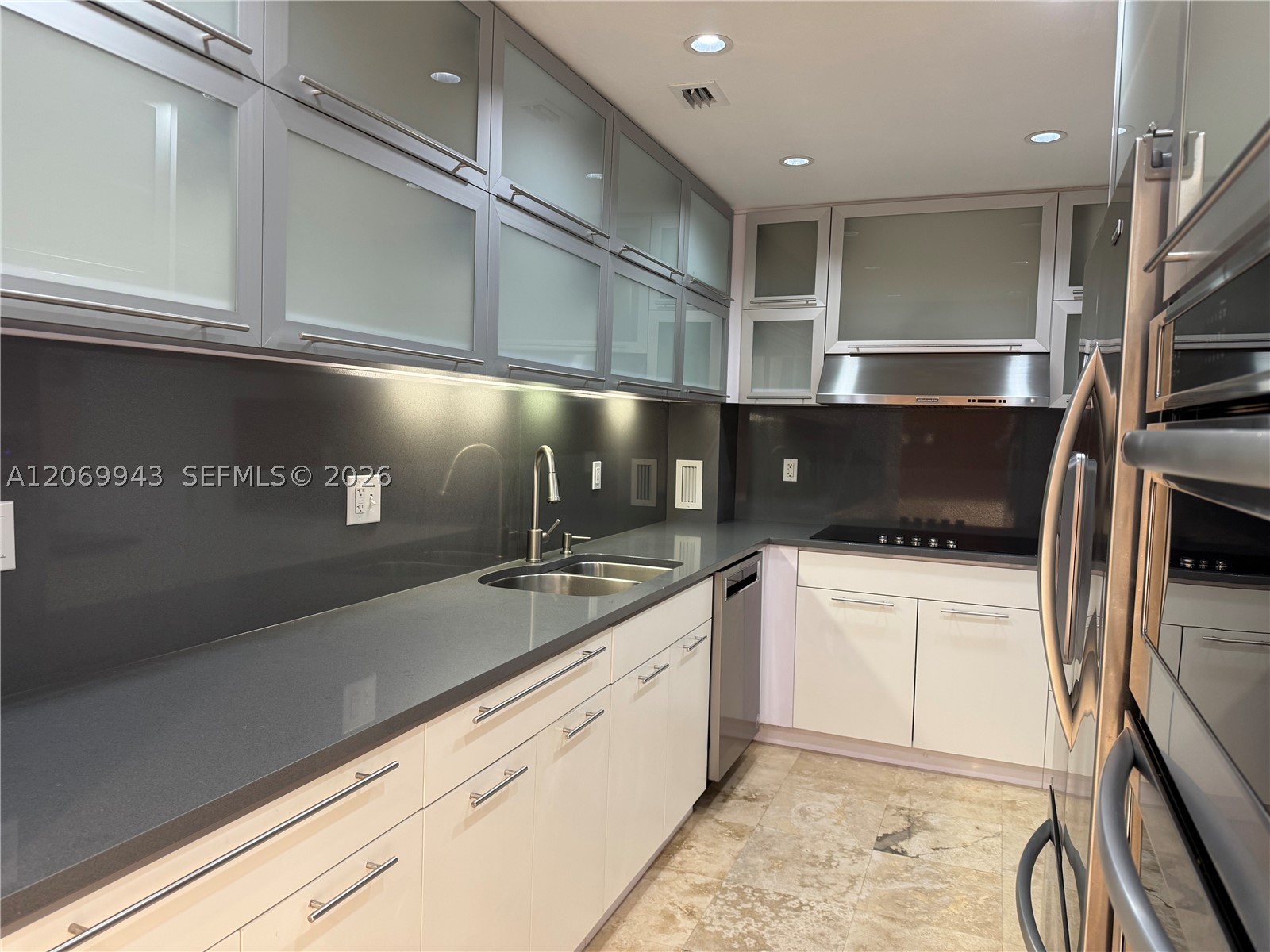 90 Edgewater Dr #PH15 Coral Gables, FL 33133