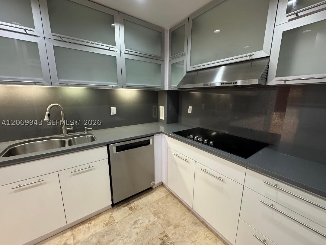 90 Edgewater Dr #PH15 Coral Gables, FL 33133