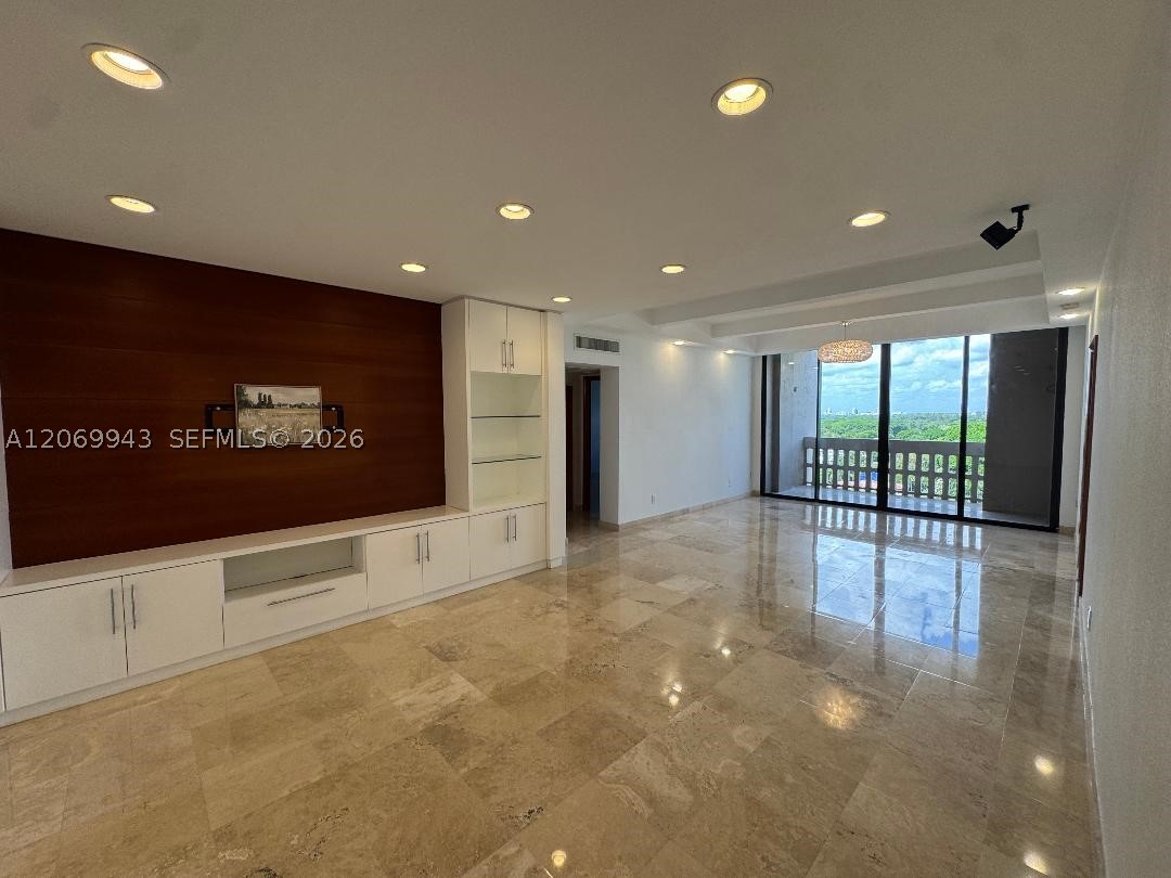 90 Edgewater Dr #PH15 Coral Gables, FL 33133
