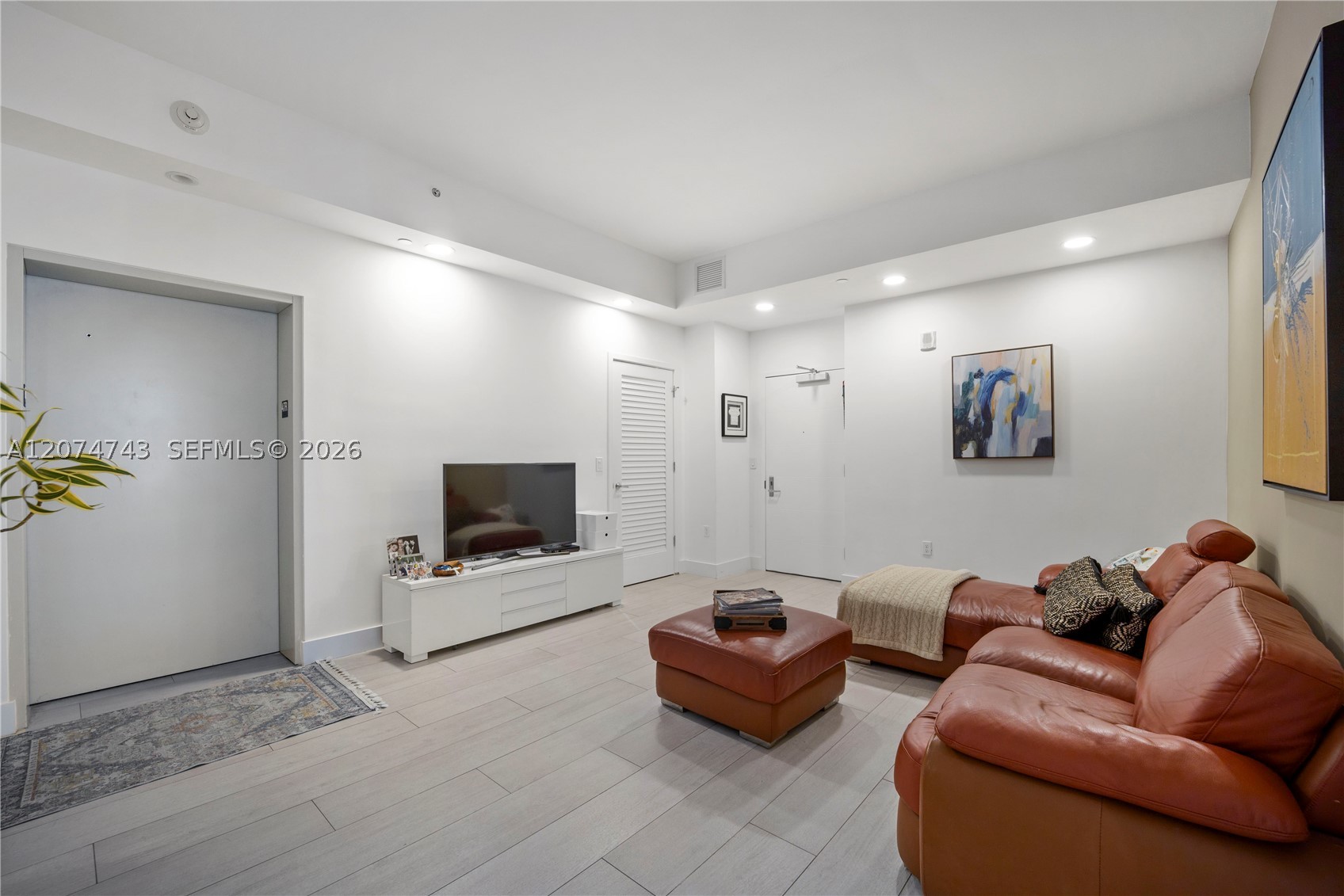 1010 Brickell Ave #4701 Miami, FL 33131