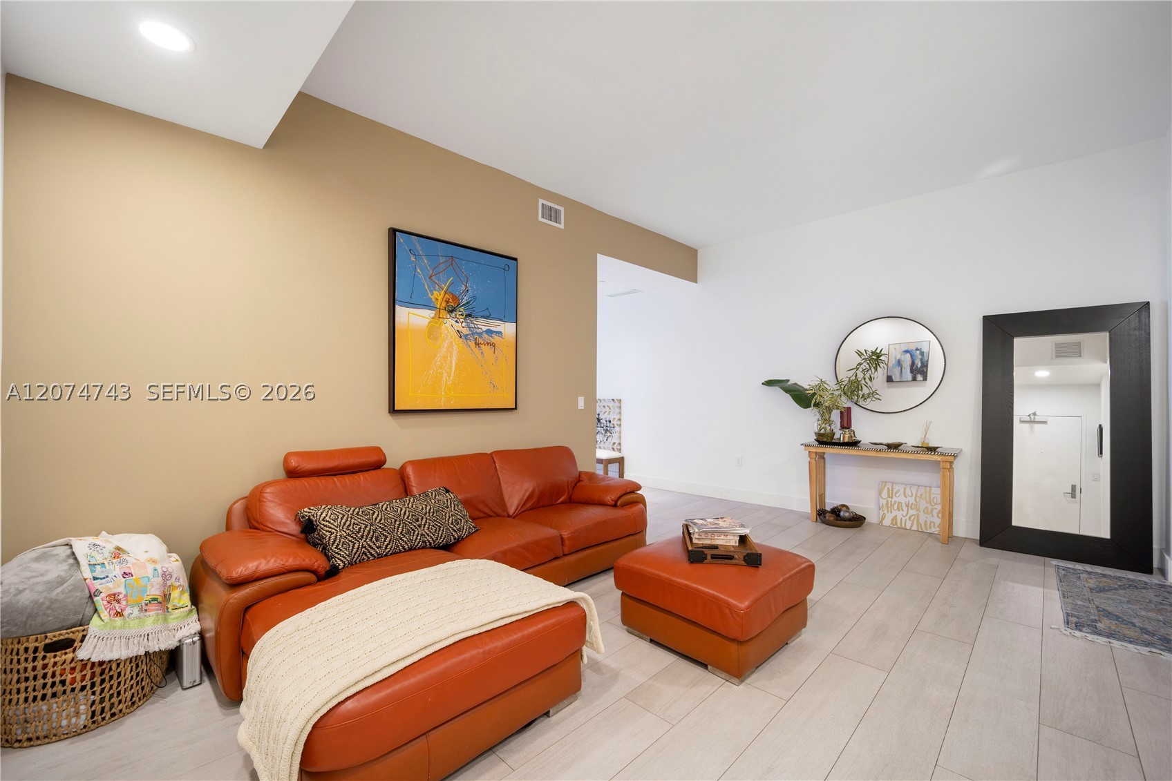 1010 Brickell Ave #4701 Miami, FL 33131