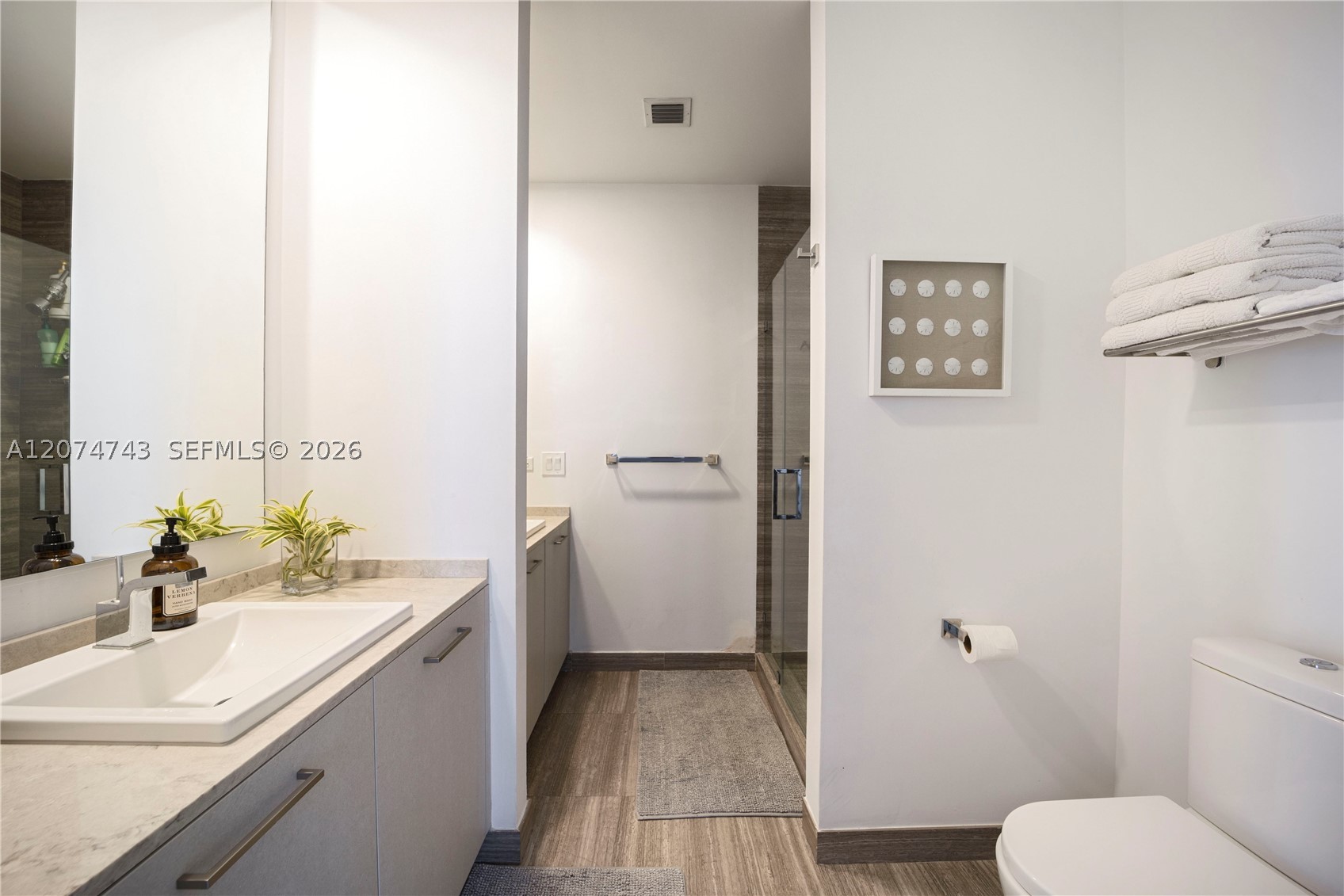 1010 Brickell Ave #4701 Miami, FL 33131