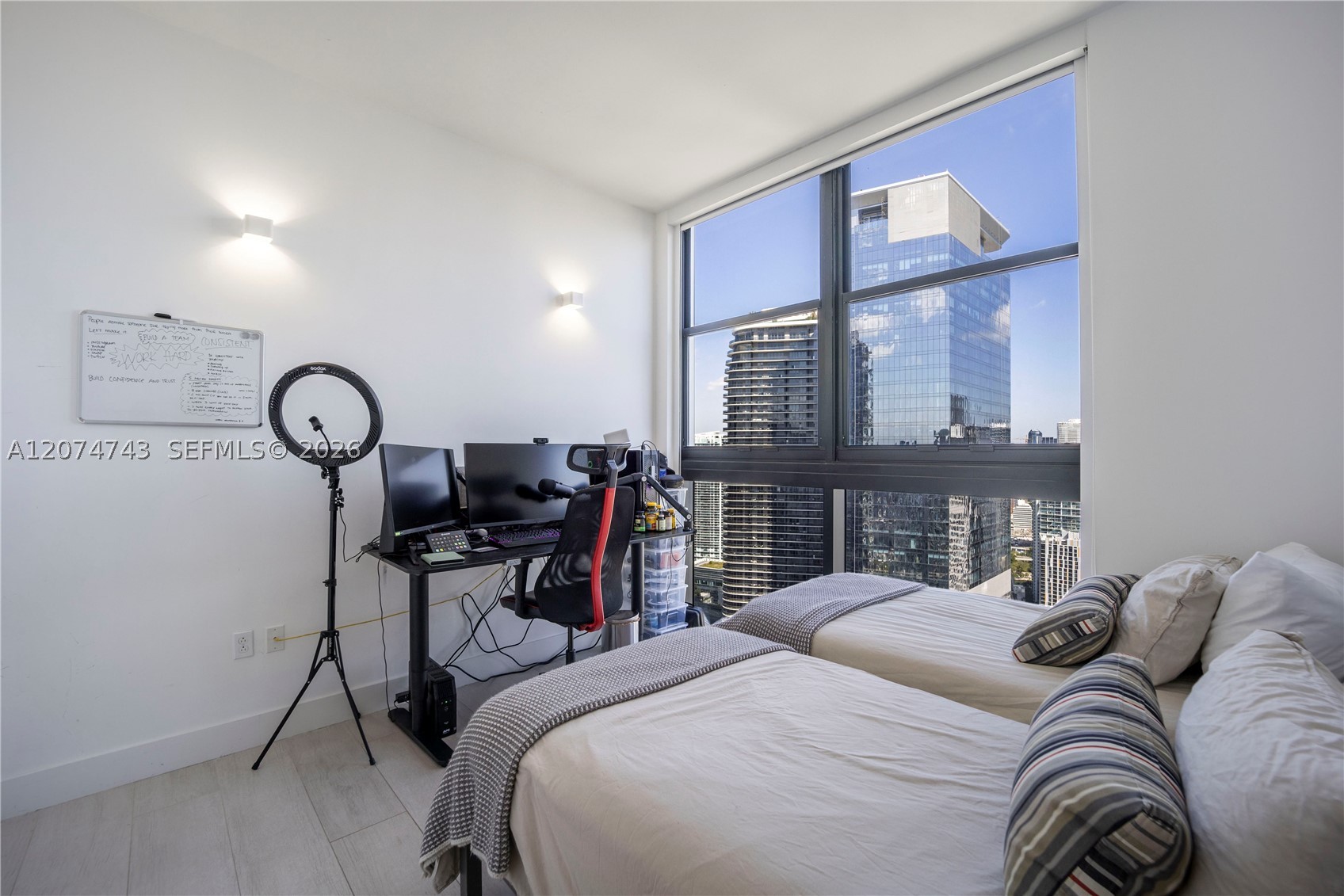 1010 Brickell Ave #4701 Miami, FL 33131