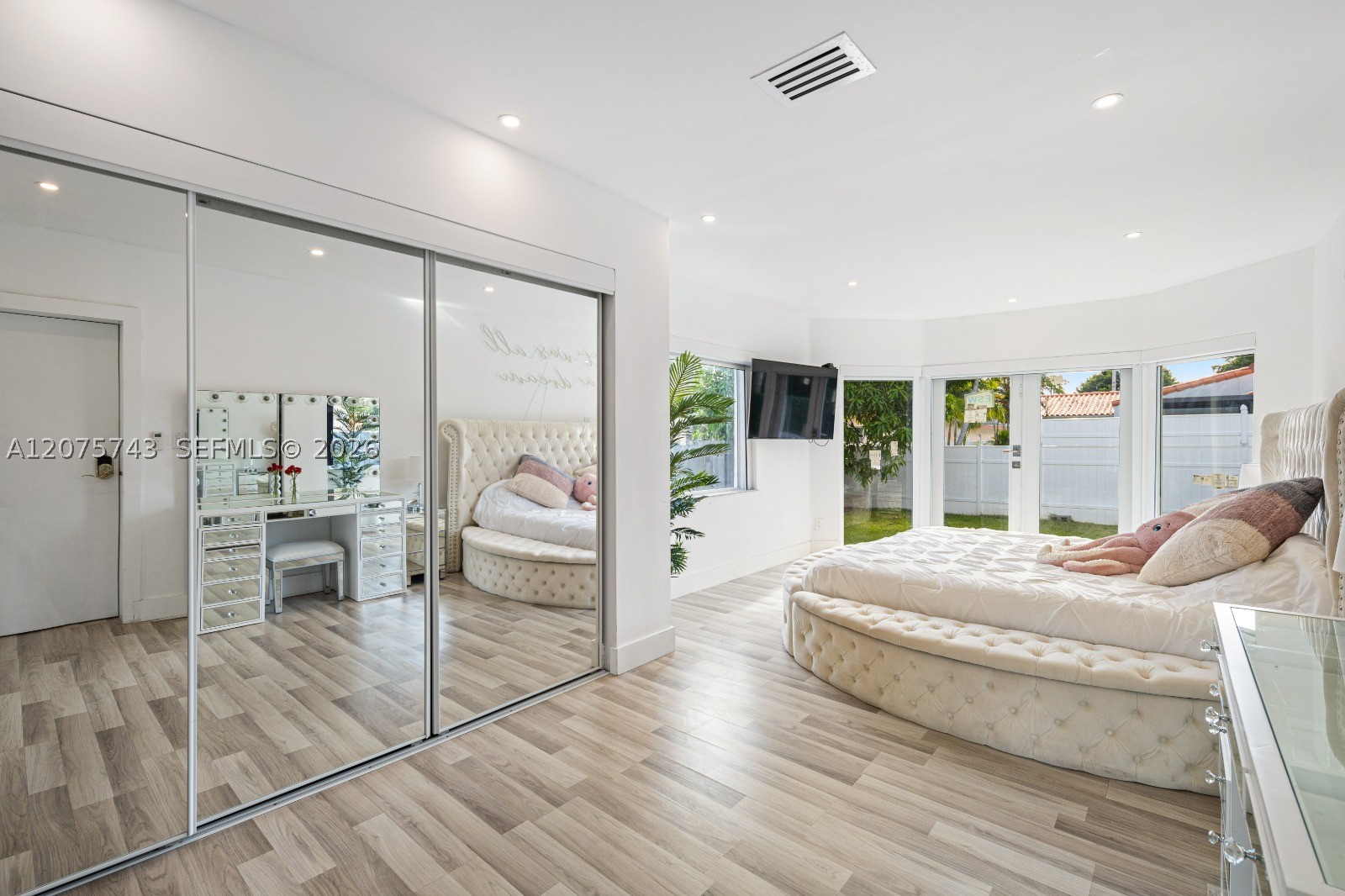 1460 Marseille Dr Miami Beach, FL 33141