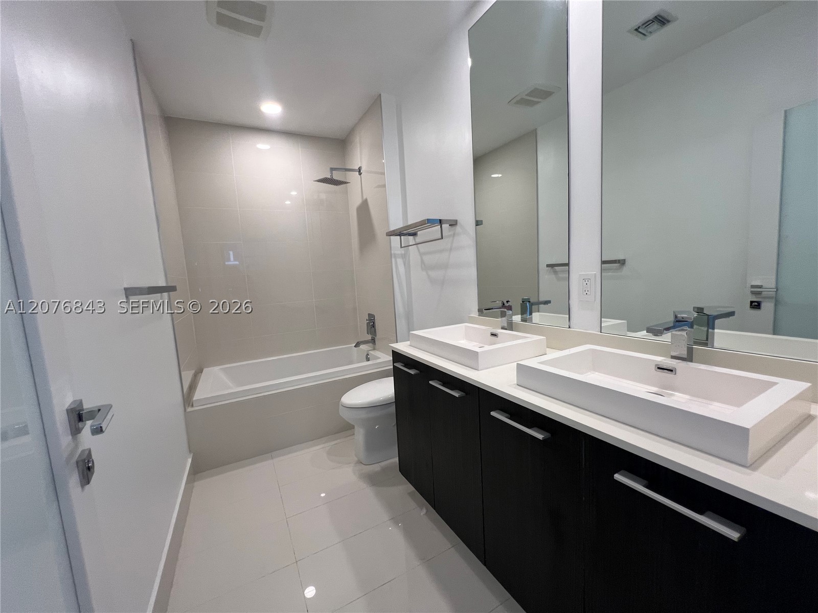 45 SW 9th St #4408 Miami, FL 33130