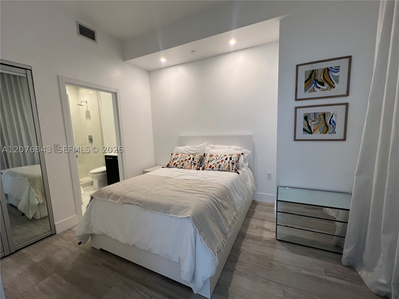 45 SW 9th St #4408 Miami, FL 33130