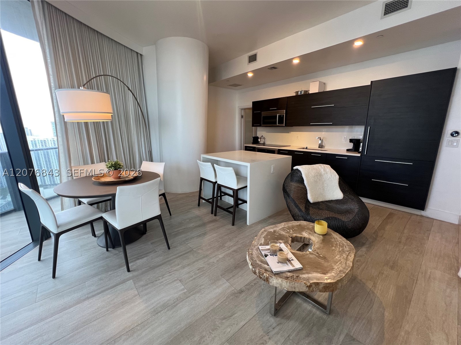 45 SW 9th St #4408 Miami, FL 33130