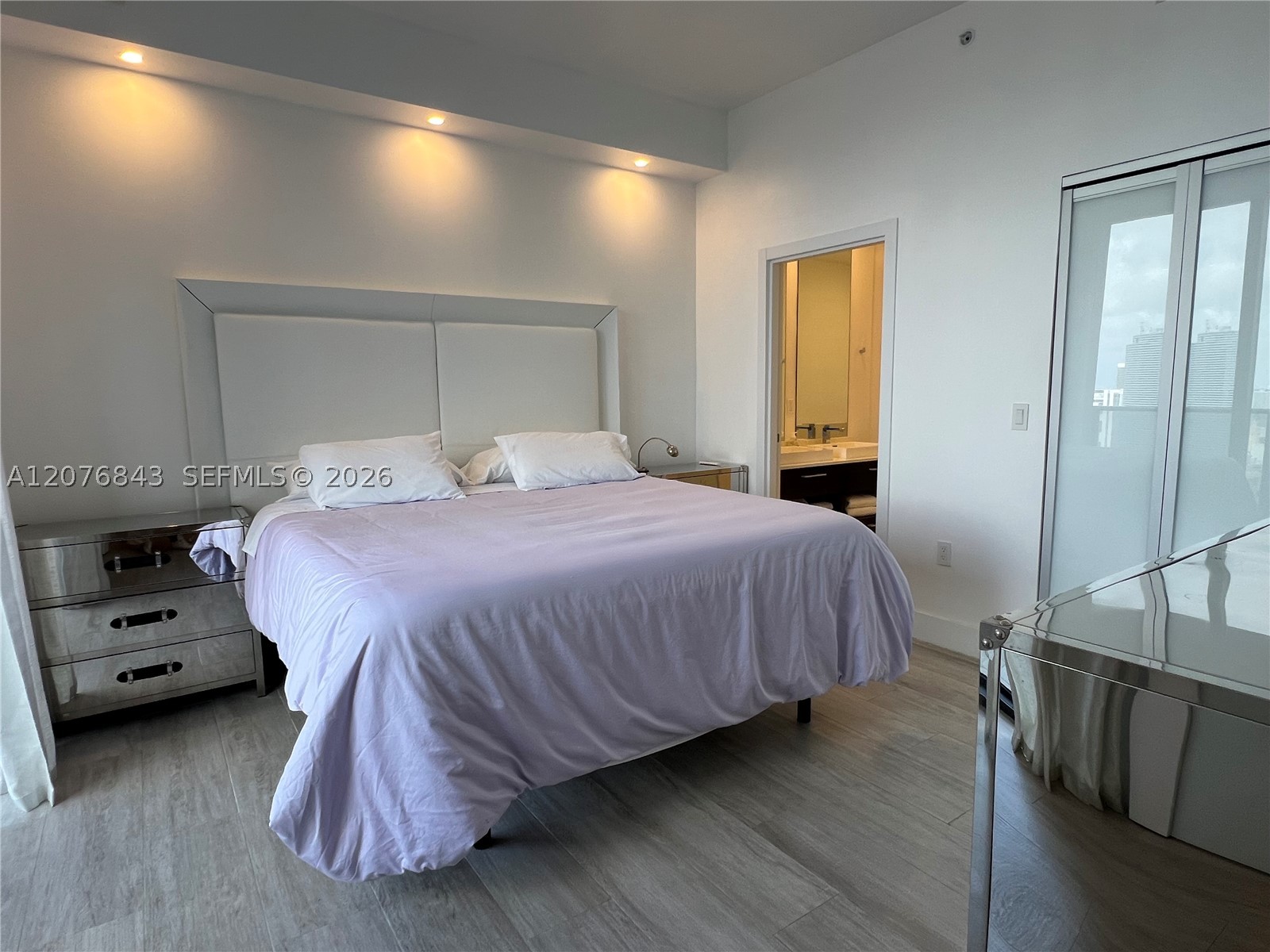 45 SW 9th St #4408 Miami, FL 33130
