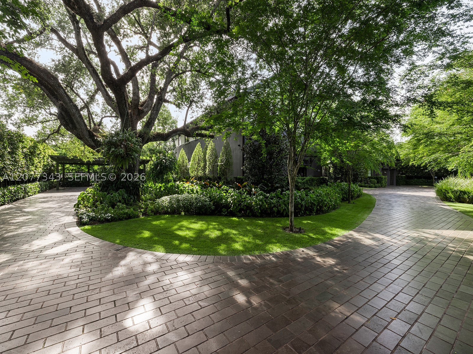 6580 SW 69th Ave Miami, FL 33143