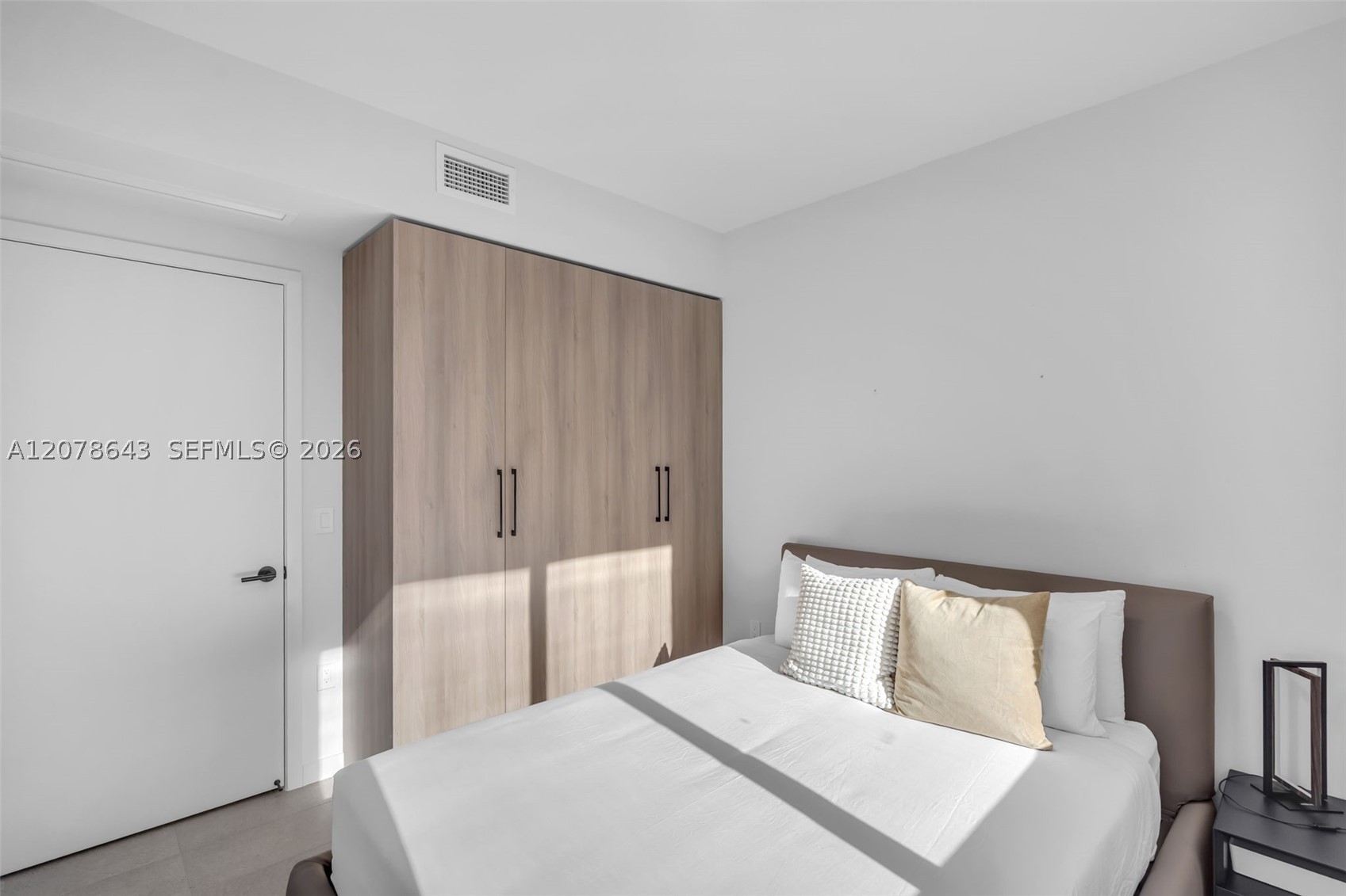 121 NE 5th St #2708 Miami, FL 33132