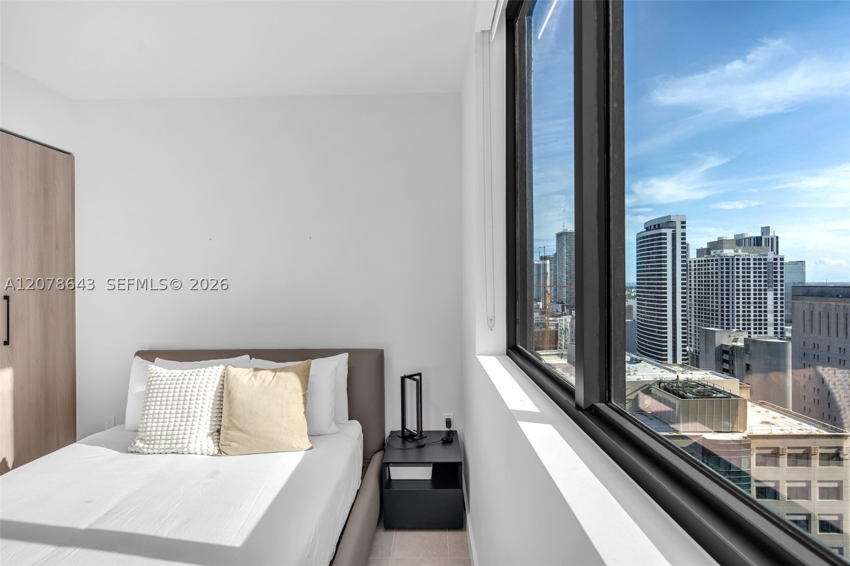 121 NE 5th St #2708 Miami, FL 33132