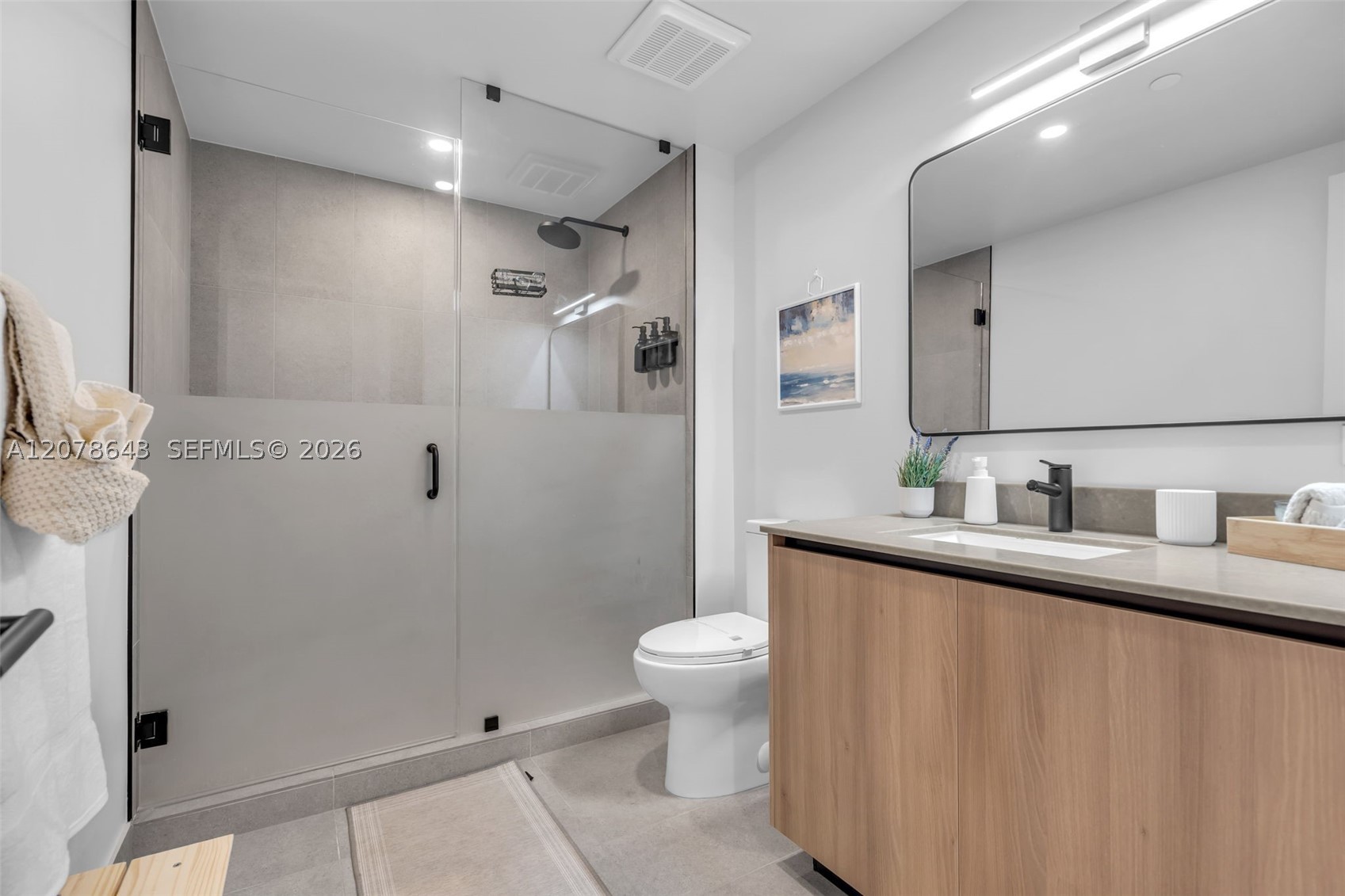 121 NE 5th St #2708 Miami, FL 33132
